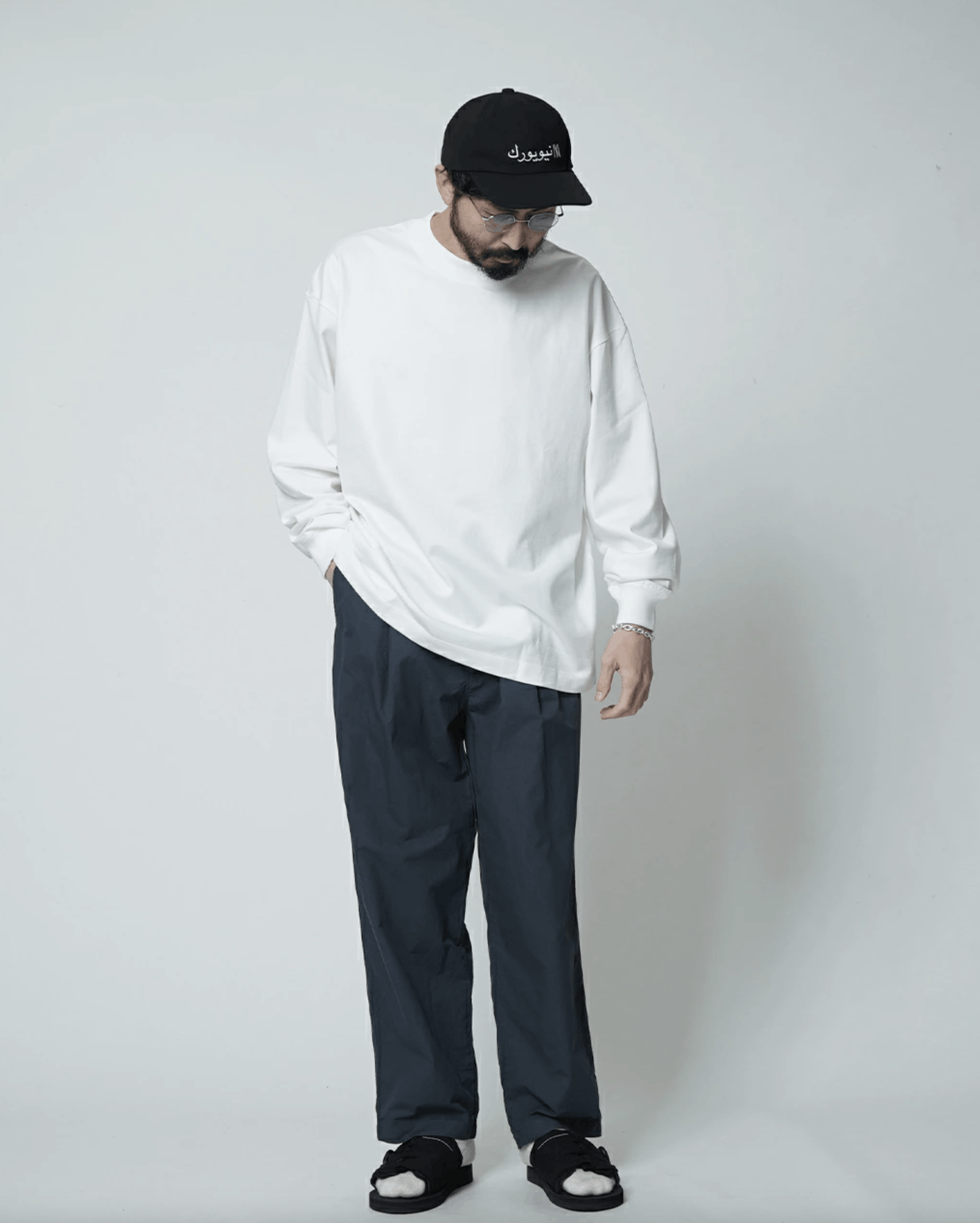 STILL BY HAND STILL BY HAND PT03241 GARMENT-DYE DEEP TUCK PANTS Size US 32 / EU 48 - 1 Thumbnail