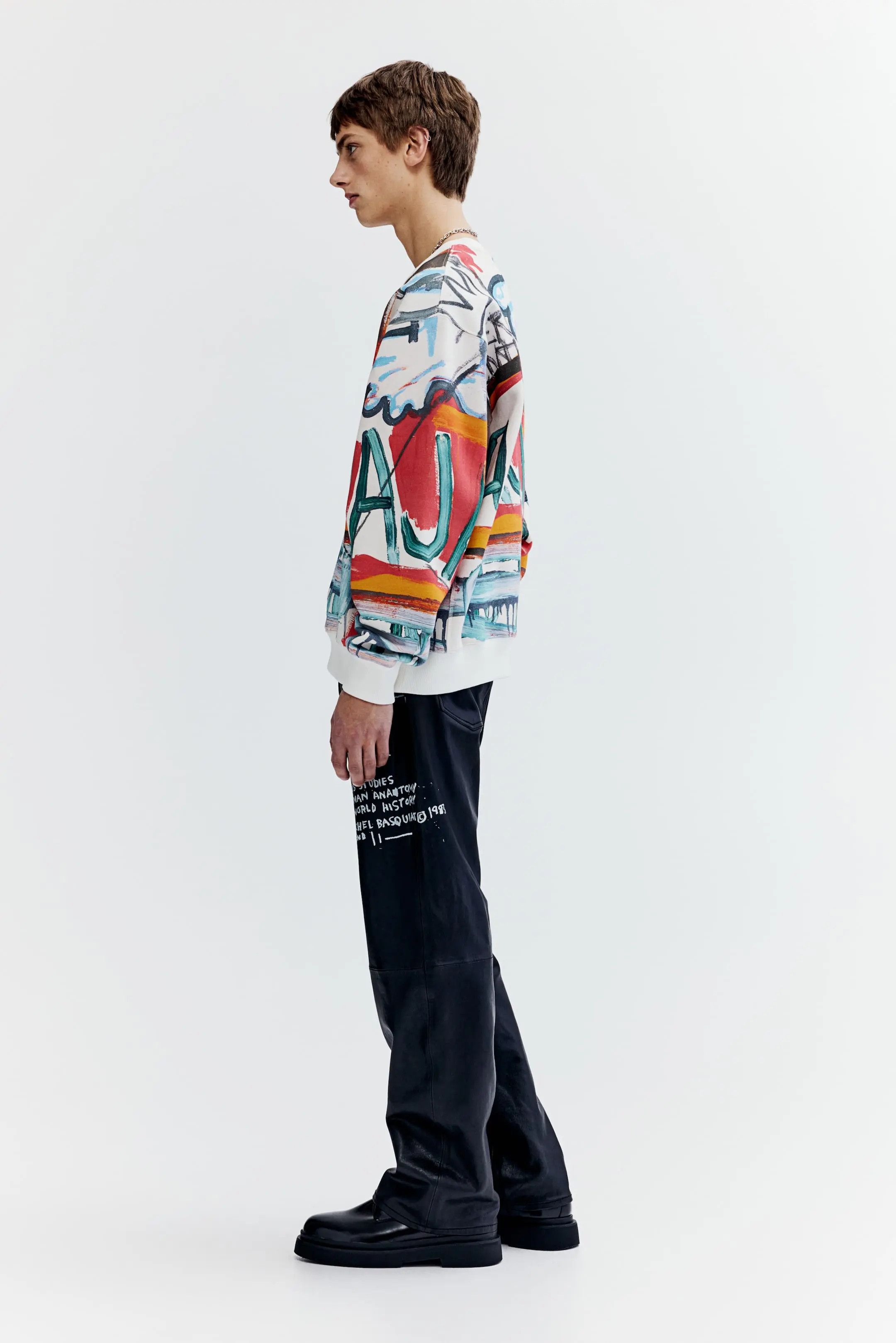 H&M × Jean-Michel Basquiat × Who Decides War Jean-Michel Basquiat Who Decides War H&M Sweatshirt Oversize Size US XL / EU 56 / 4 - 13 Thumbnail