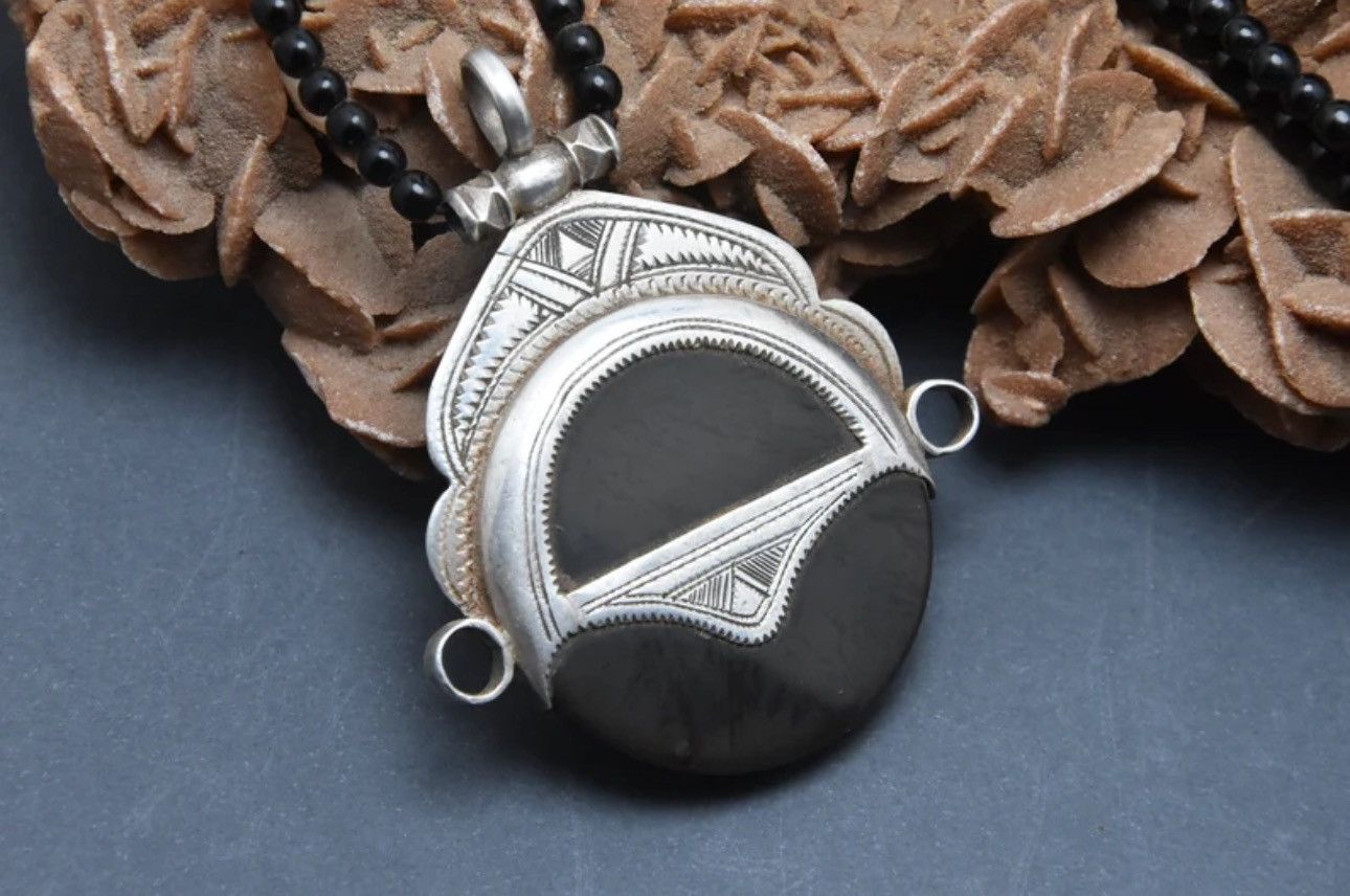 Jewelry × Vintage Necklace Silver Pendant Black Beads Tuareg Size ONE SIZE - 3 Thumbnail