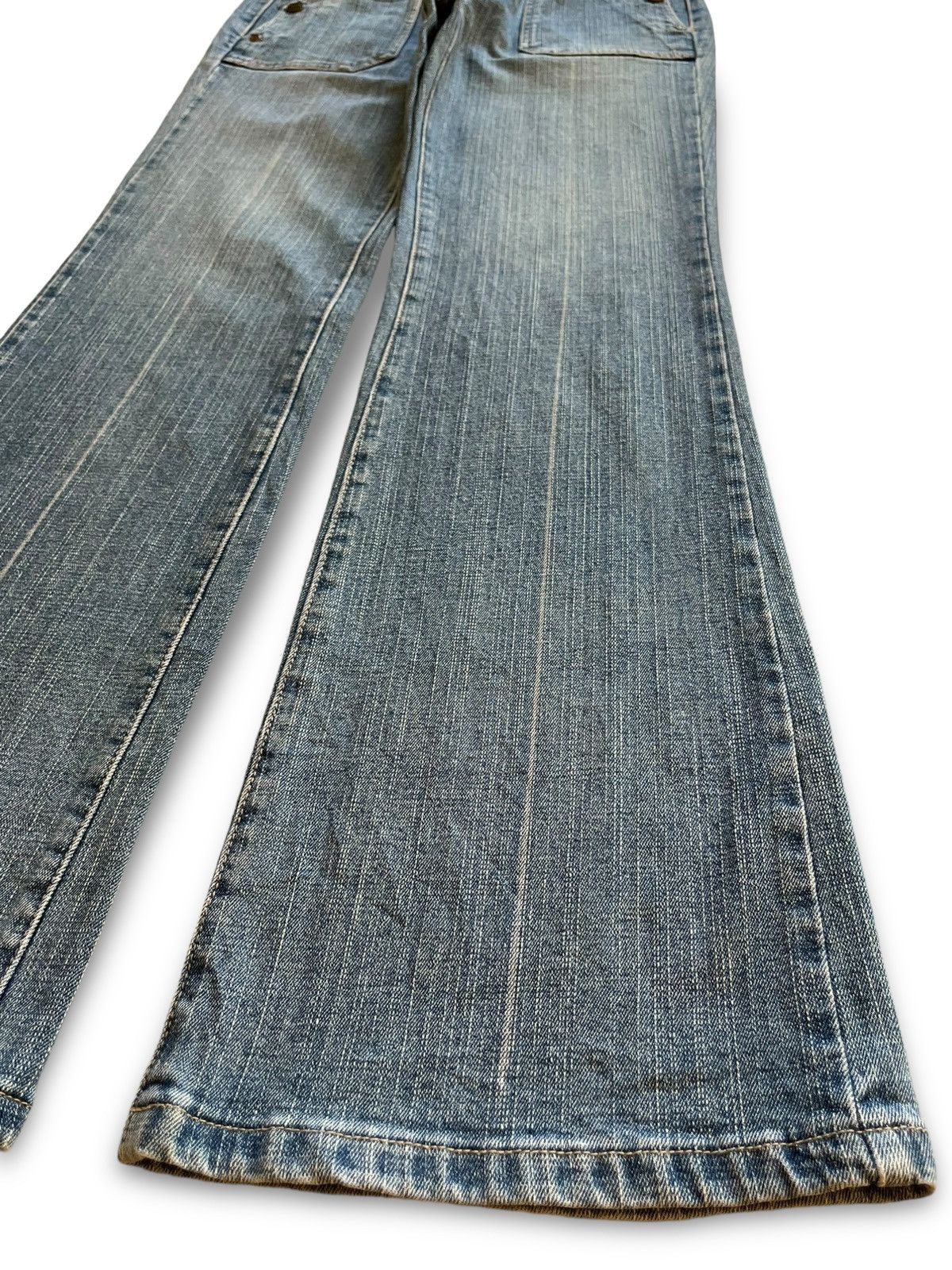 Japanese Brand Vintage Japanese Brand Blue Wash Flare Style Fatigue Jeans Size 27" / US 4 / IT 40 - 7 Thumbnail