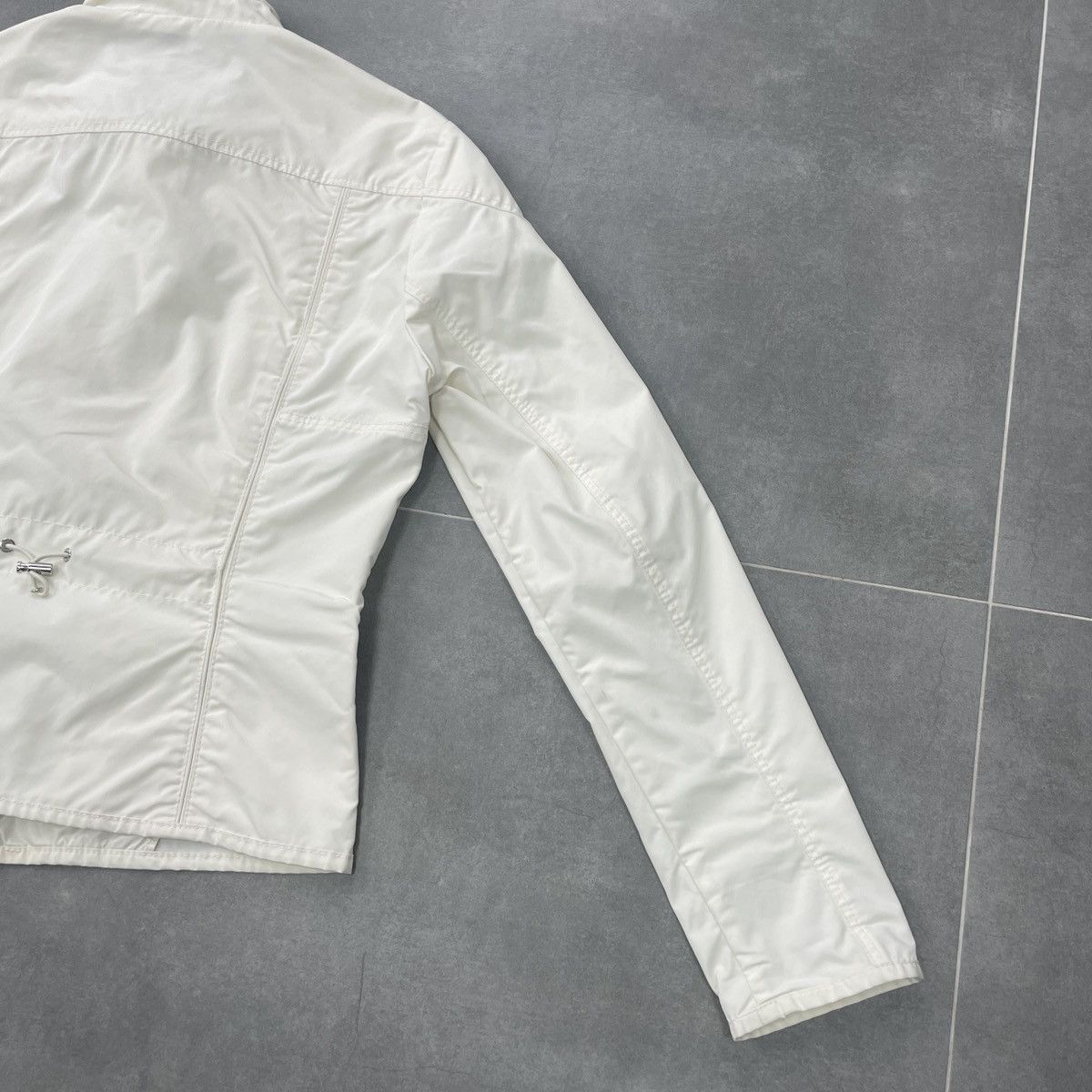 Moncler Authentic Moncler Women Jacket Size 3 (M) Size M / US 6-8 / IT 42-44 - 24 Thumbnail