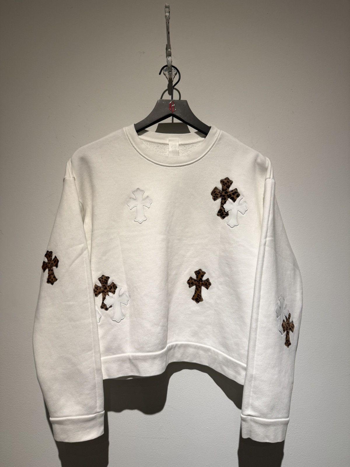 Chrome Hearts Chrome Hearts Leopard And White Patch Crewneck Size US S / EU 44-46 / 1 - 1 Thumbnail
