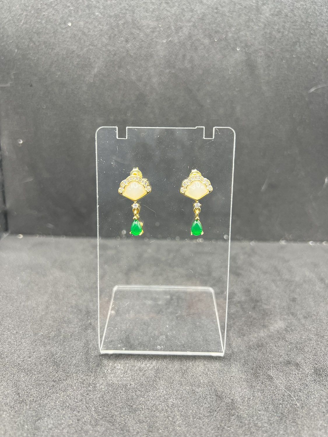 Jewelry Chinese Style Fan Gold Stud Earrings in White, Women's