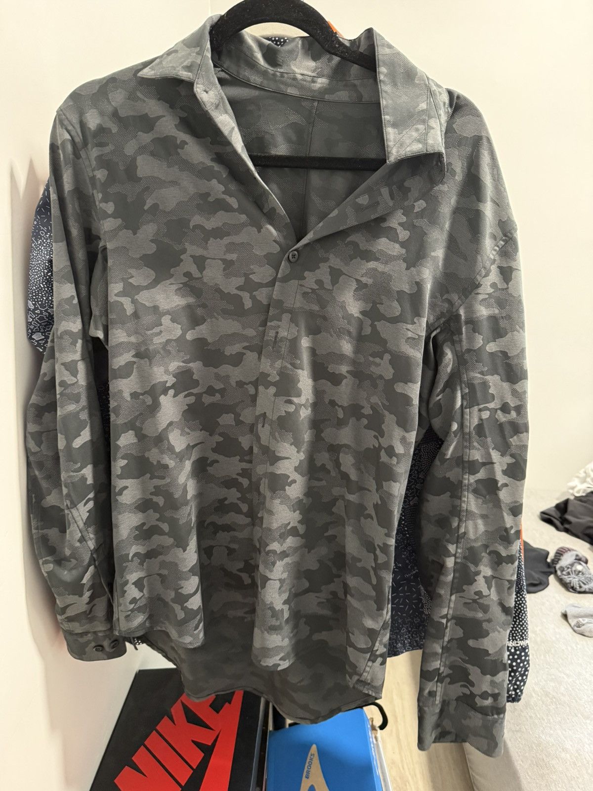 Lululemon Lululemon Camo button up Size US S / EU 44-46 / 1 - 1 Preview