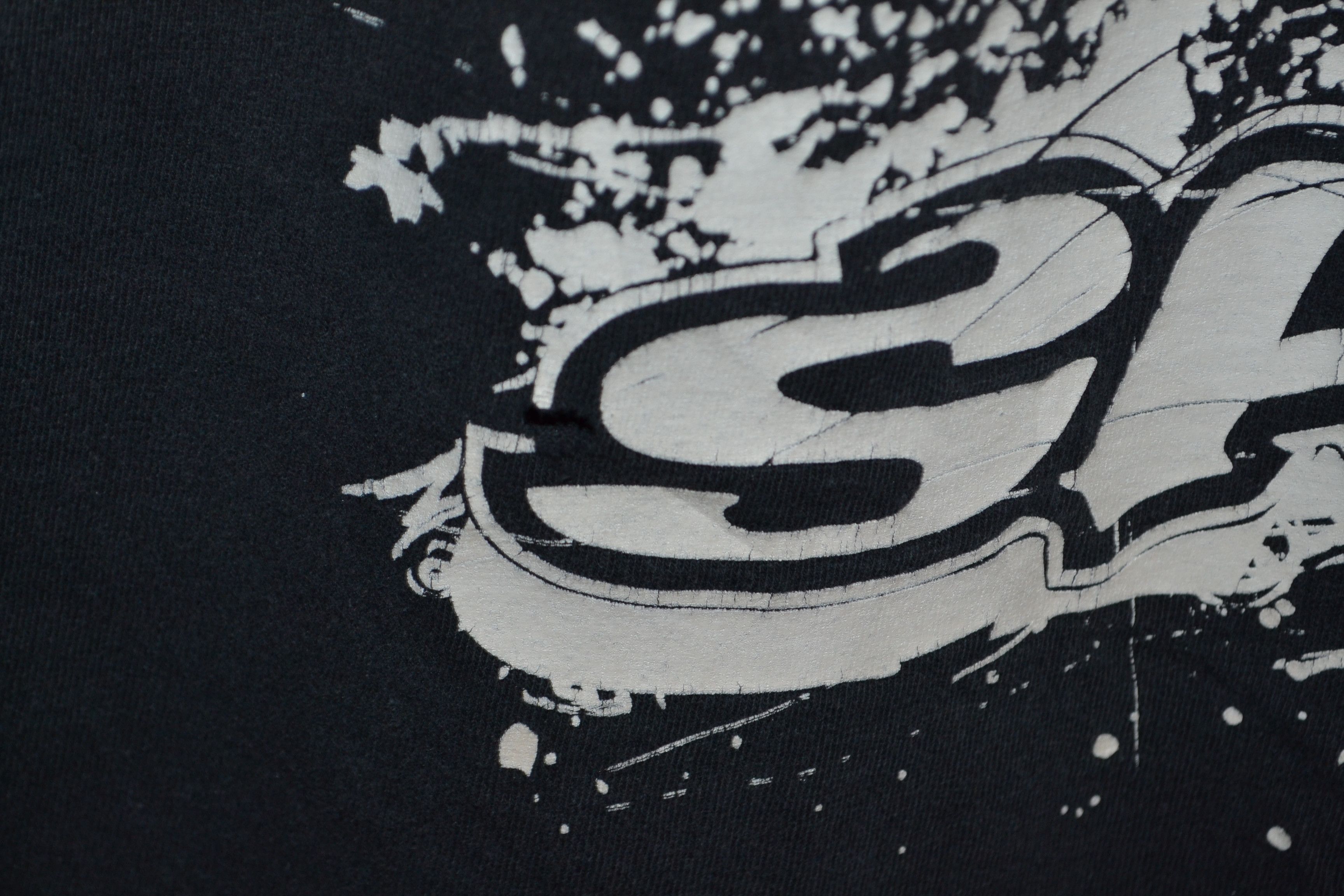 Vintage Skin Industries S-M size Vintage Black T-shirt Y2K Size US S / EU 44-46 / 1 - 10 Thumbnail