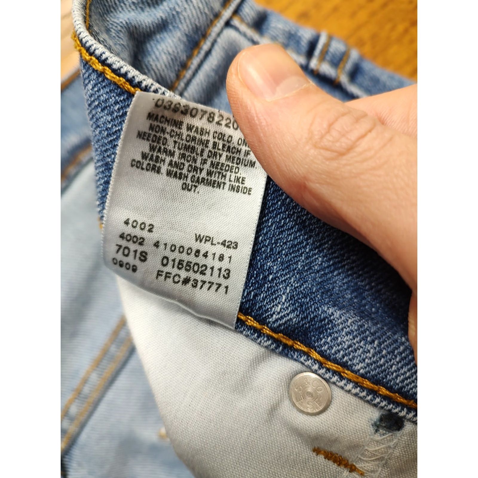 Levi's VINTAGE Levi's 550 Jeans Mens Baggy Relaxed Light Blue Denim 37x37 5-Pocket ZIp Closure 90s Y2K USA Jeans Mens Size US 37 - 6 Thumbnail