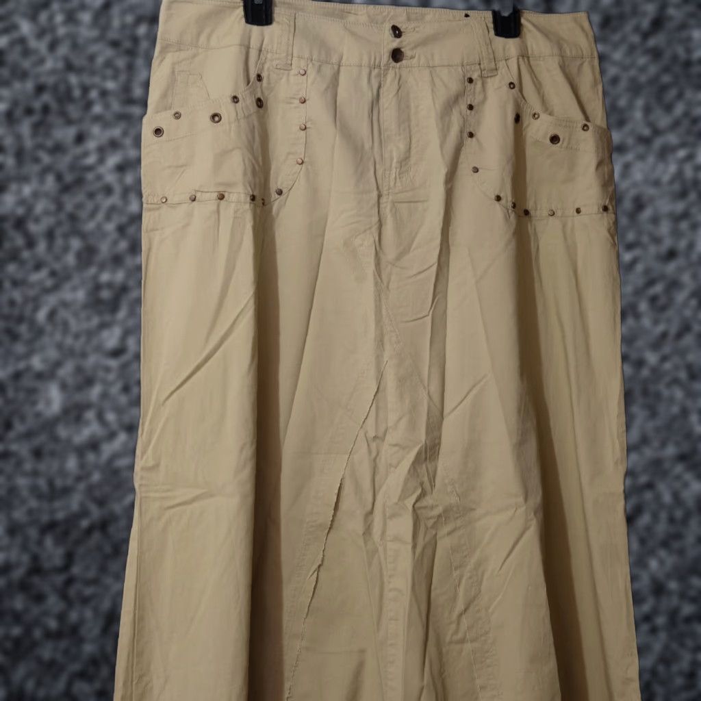 Vintage VINTAGE Venezia Maxi Skirt w/Studded Detail Beige Lightweight Women's 16 Beige Studded Long Skirt 16 Womens Venezia Size 38" / US 16 / IT 52 - 1 Thumbnail