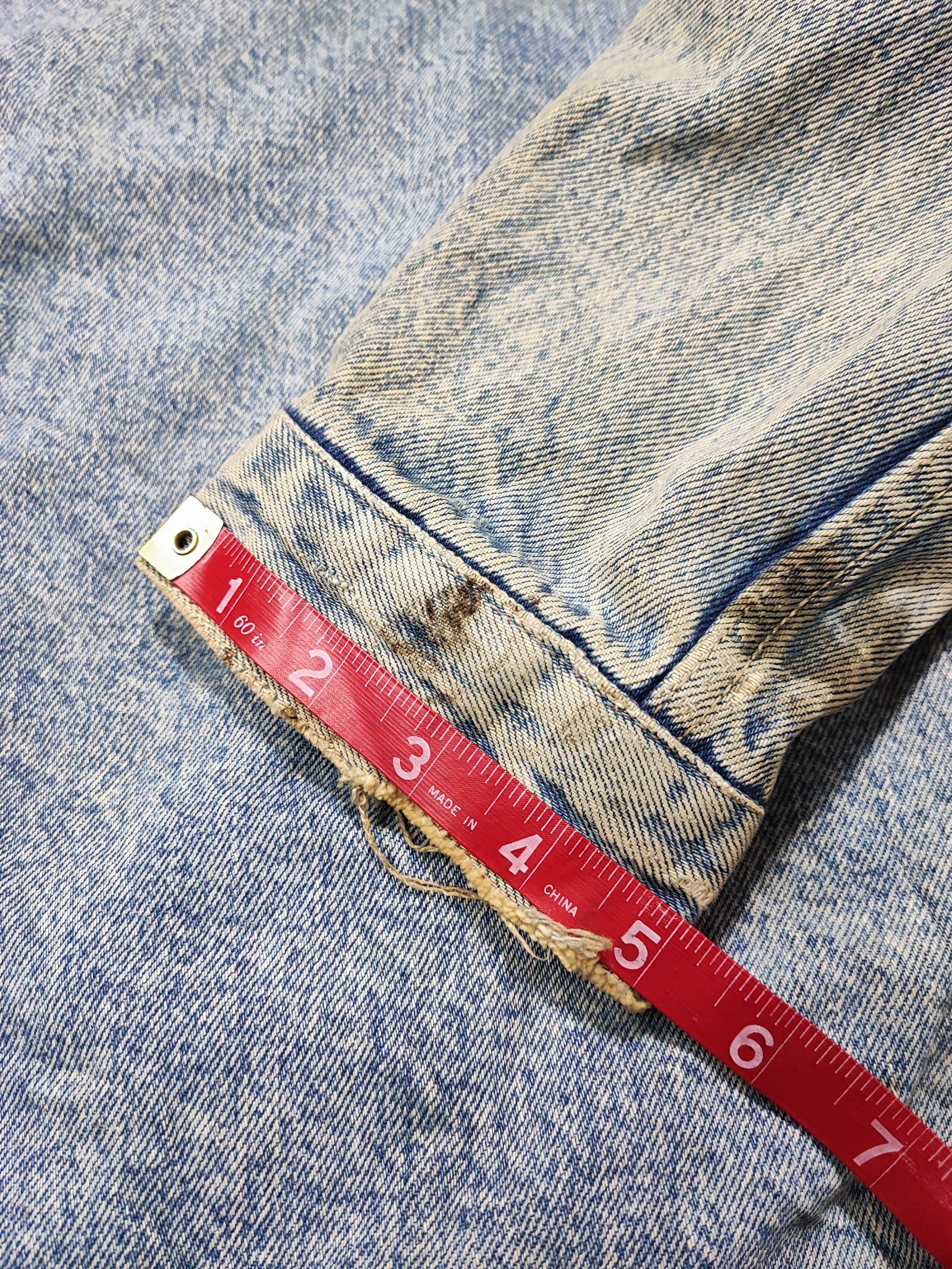 Wrangler Vintage Wrangler 90s Distressed Acid Wash Denim Jacket Size US L / EU 52-54 / 3 - 19 Thumbnail