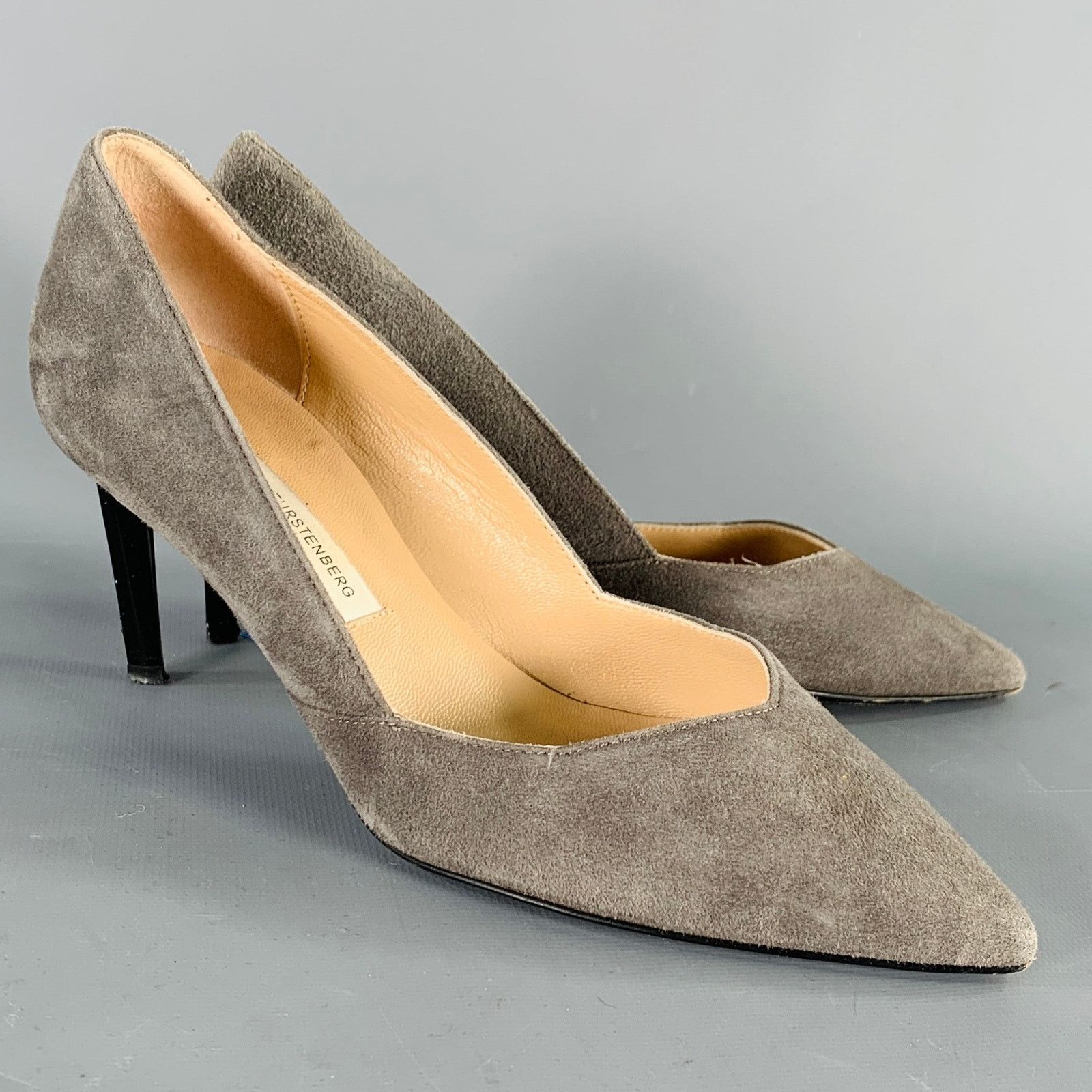Diane von Furstenberg Size 6 Grey Black Suede Pointed Toe Pumps Size US 6 / IT 36 - 1 Thumbnail