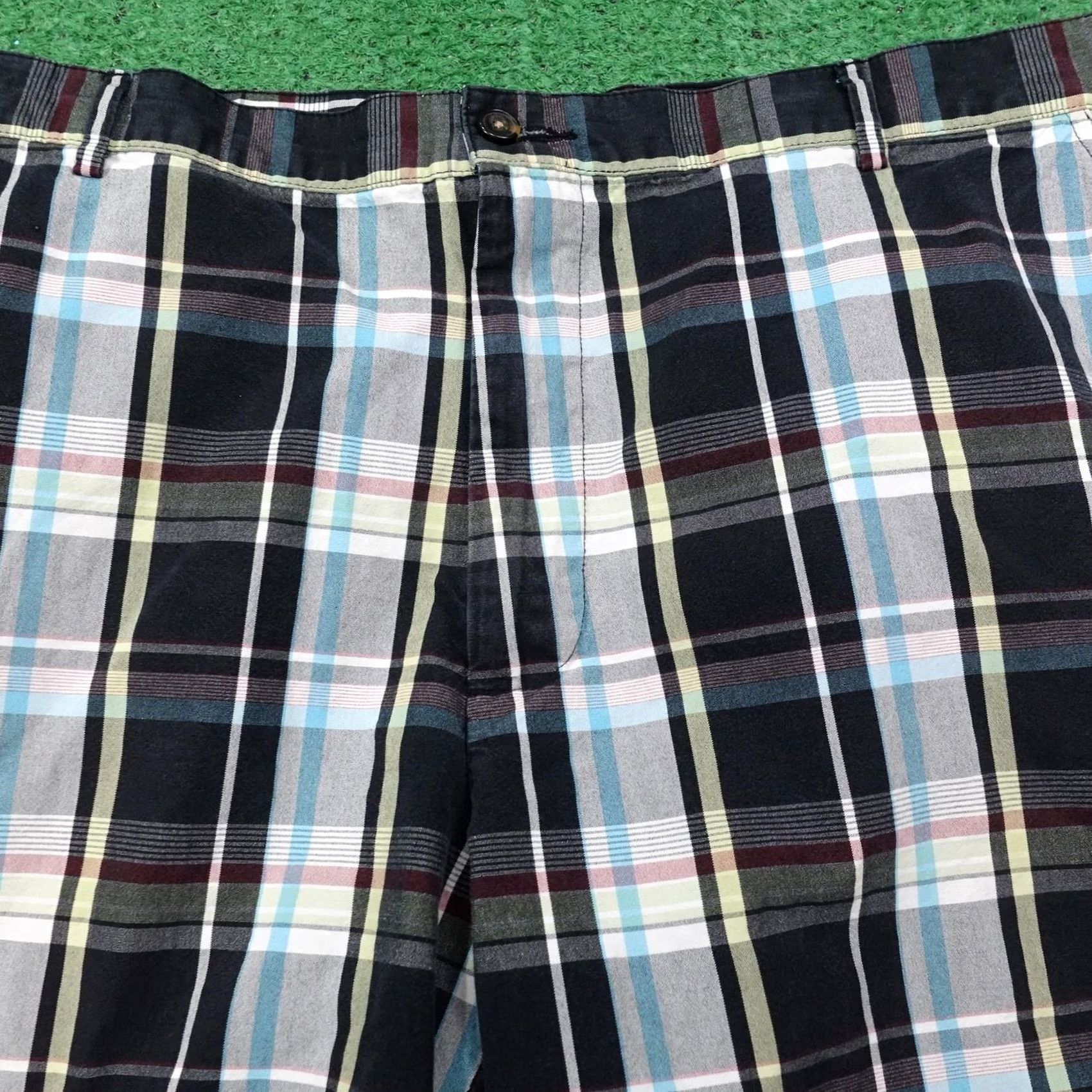 Vintage Greg Norman Shorts Mens 38 Black Plaid Cotton Bermuda Pockets Front 9 Inseam Size US 38 / EU 54 - 2 Thumbnail