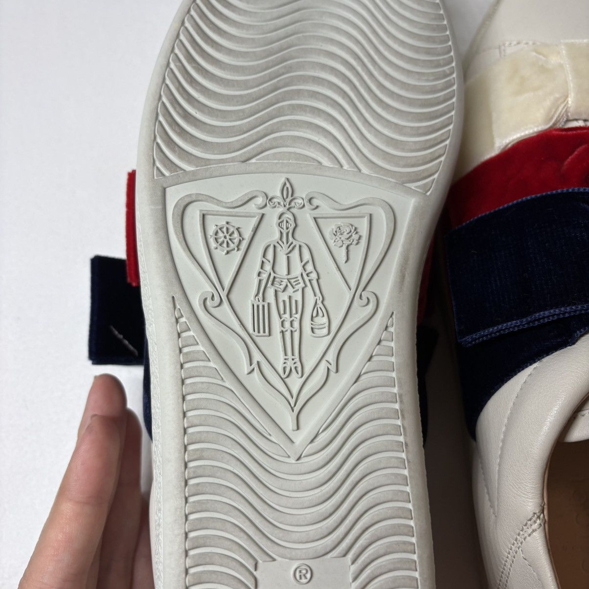 Gucci AUTHENTIC Gucci Sneakers with Velvet Bows Size US 8 / IT 38 - 9 Thumbnail