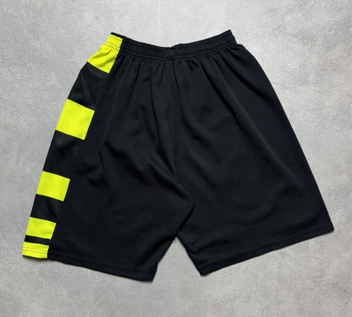 Umbro Celtic 1996 1997 Away Football Soccer Shorts Umbro Vintage Size US 32 / EU 48 - 2 Thumbnail