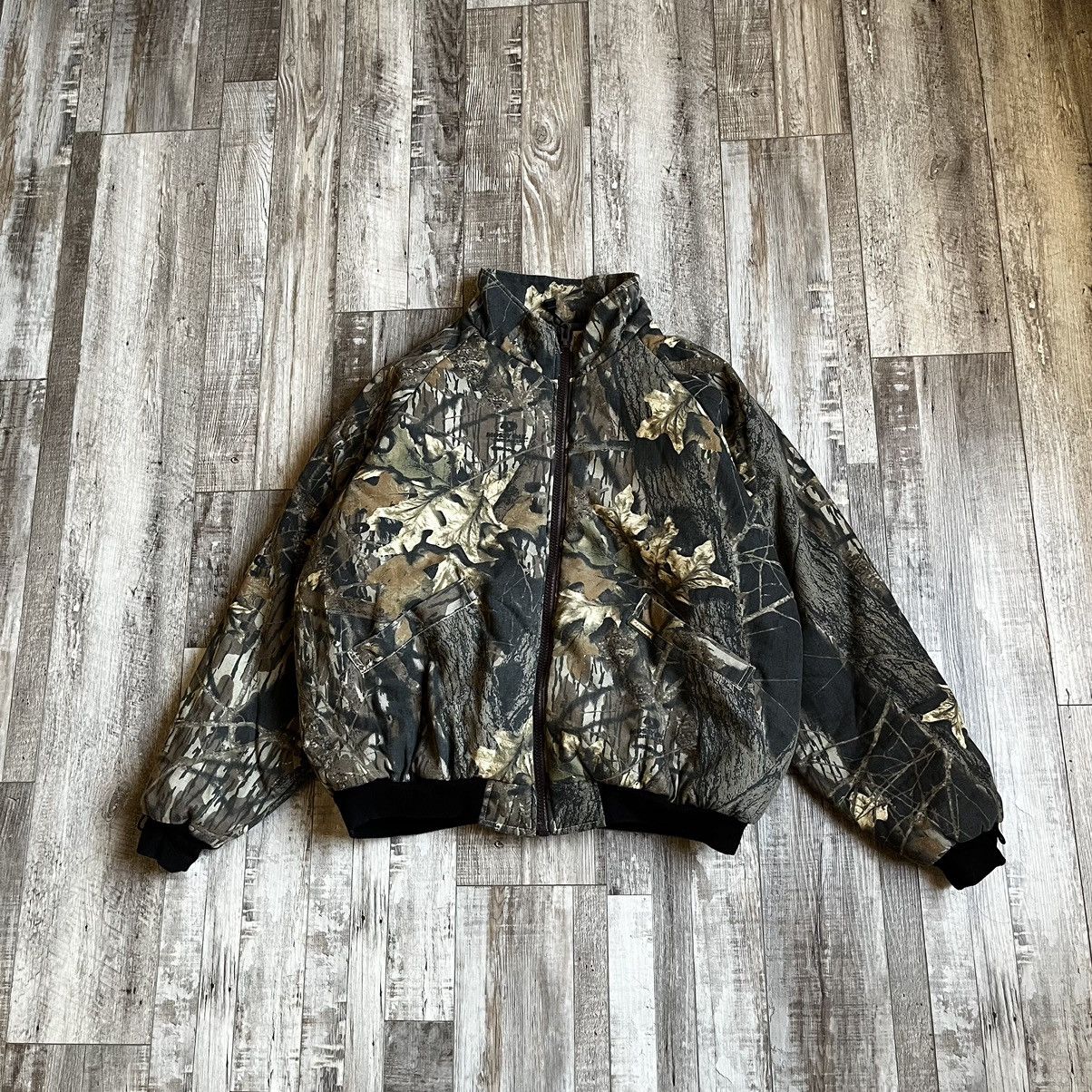 image of Mossy Oaks x Realtree Vintage Mossy Oak Real Tree Camo Puffer in Realtree, Men's (Size XL)