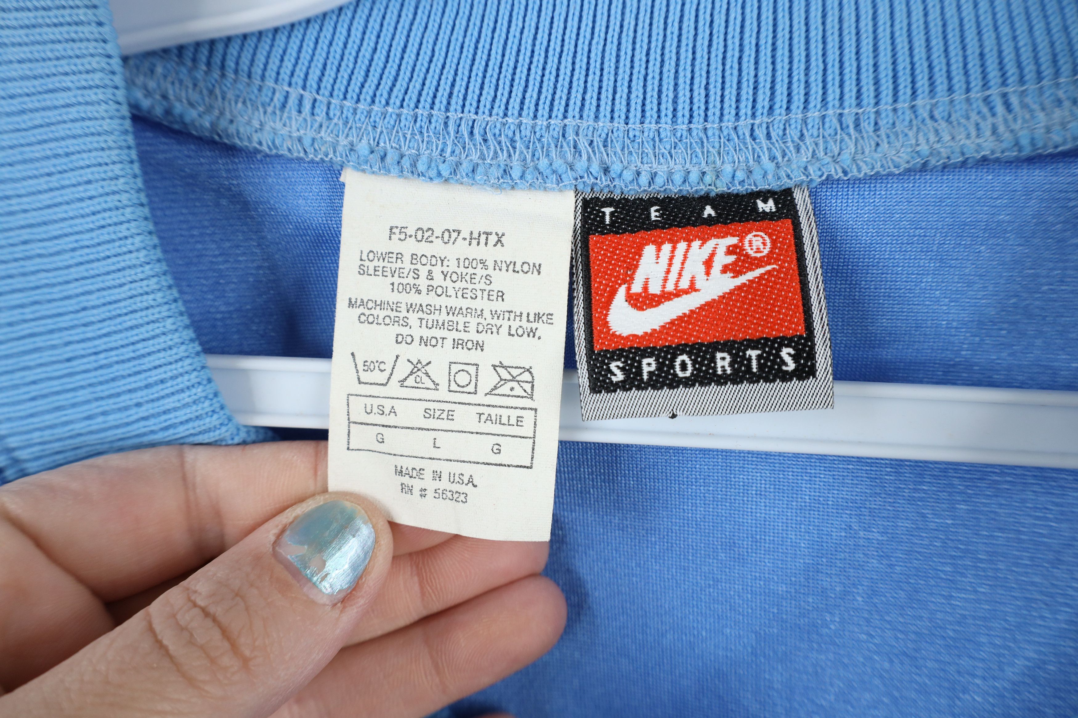 Nike × Vintage Vintage 90s Nike Distressed University of Football Jersey Size US L / EU 52-54 / 3 - 11 Thumbnail