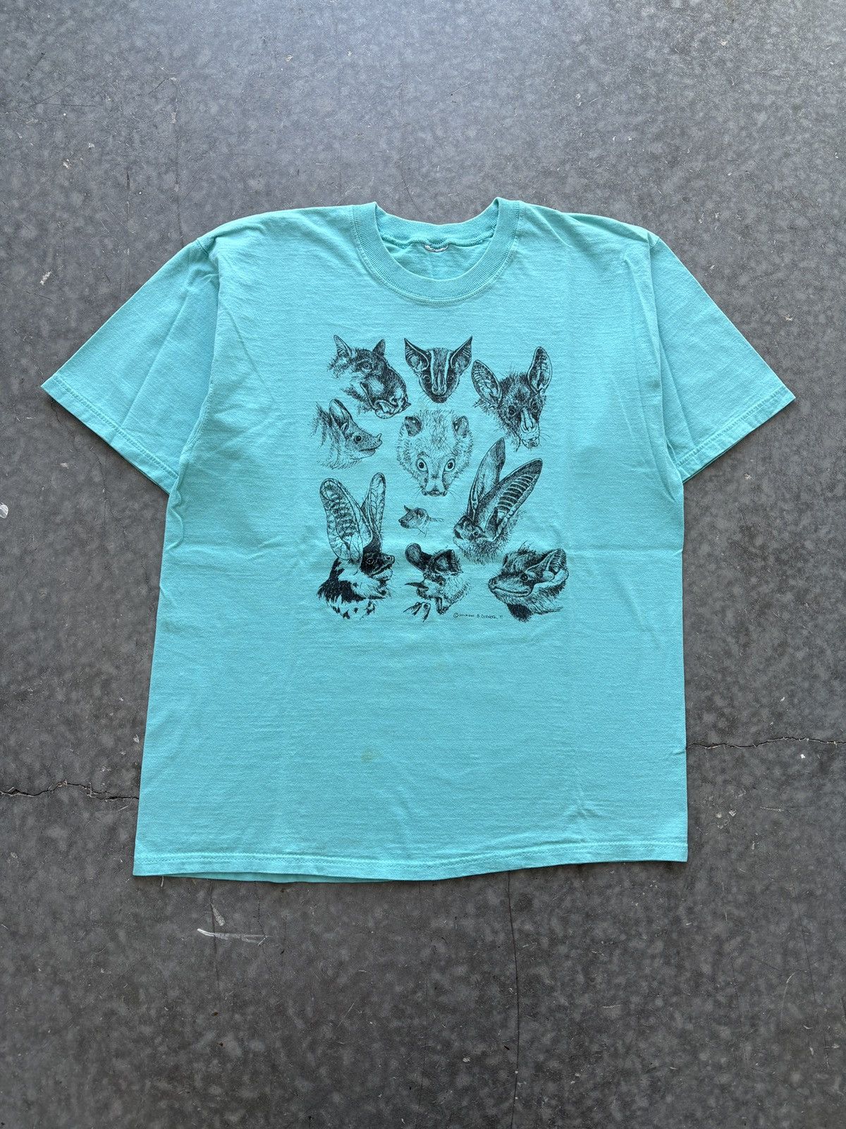 Vintage Vintage 90s Bat Graphic Tee Size US L / EU 52-54 / 3 - 1 Thumbnail