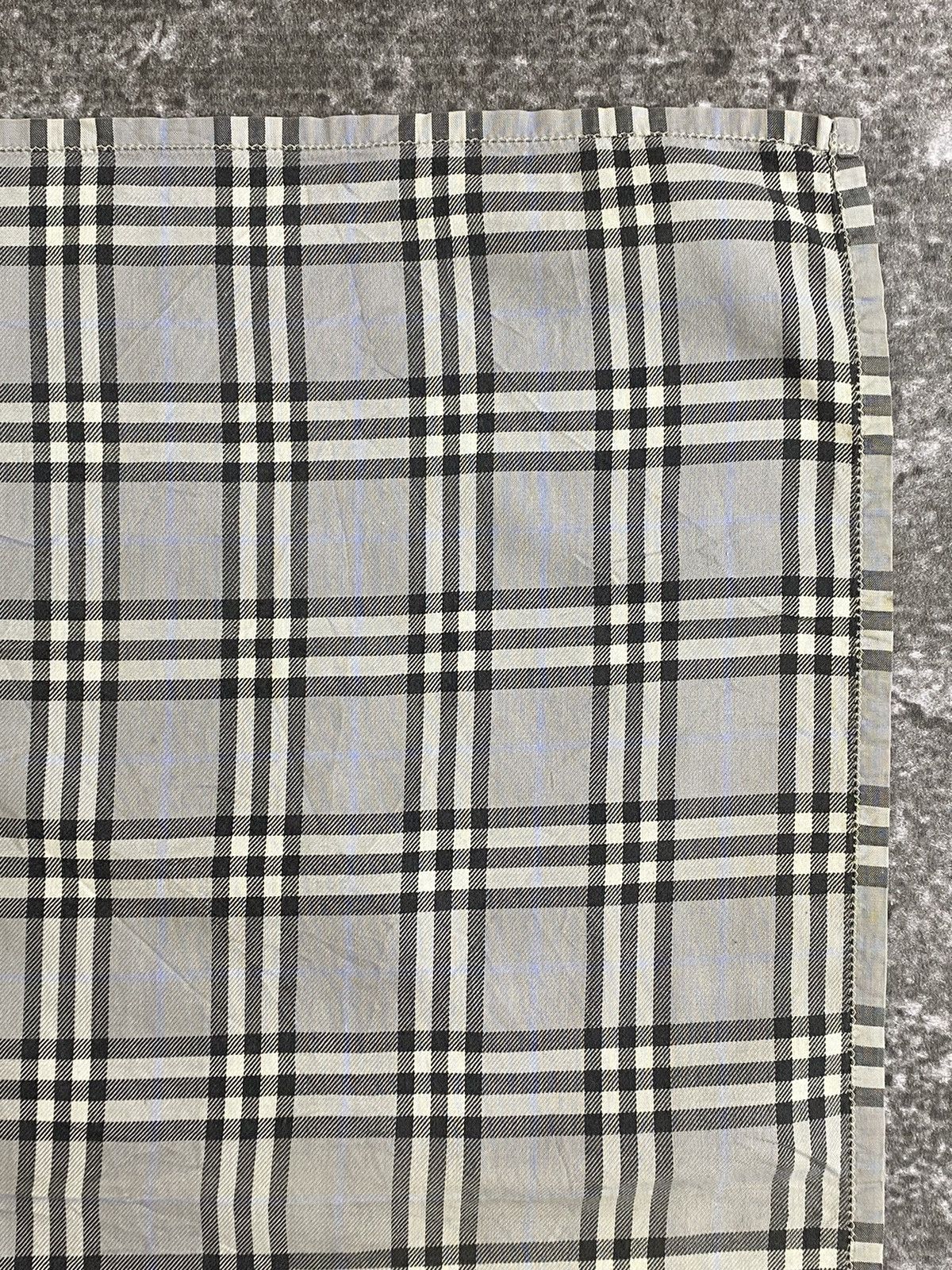 Burberry Burberry Handkerchief / Bandana / Neckerchief Size ONE SIZE - 7 Thumbnail