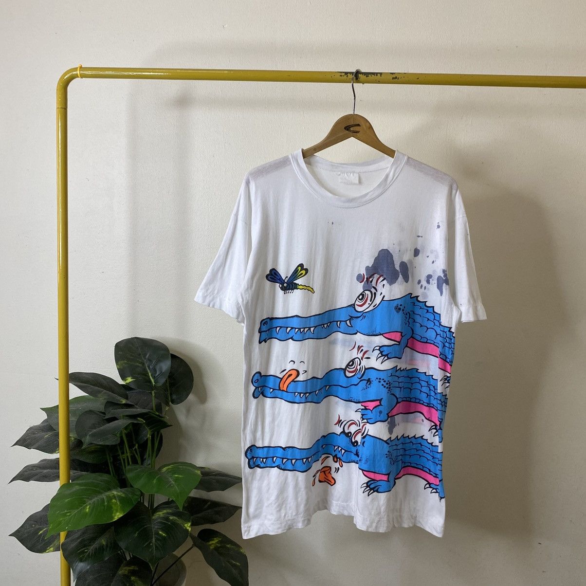 Vintage Vintage 90s Crocodile Art T Shirt Size US L / EU 52-54 / 3 - 1 Thumbnail