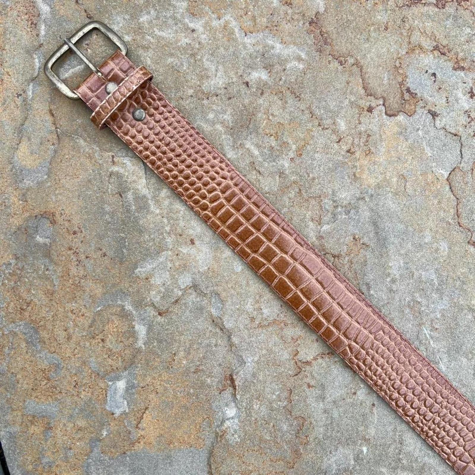 Vintage Vintage 90s BrownCroc Embossed Faux Leather Belt Size ONE SIZE - 2 Thumbnail