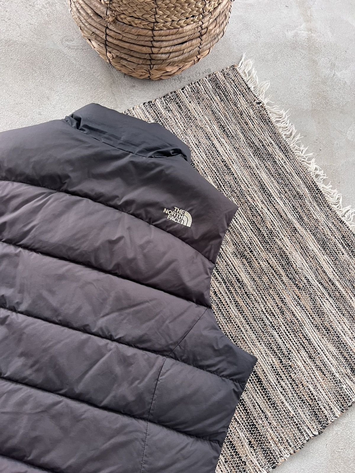 The North Face Vintage The North Face 700 Black Outdoor Puffer Vest Y2K Size XL / US 12-14 / IT 48-50 - 10 Thumbnail