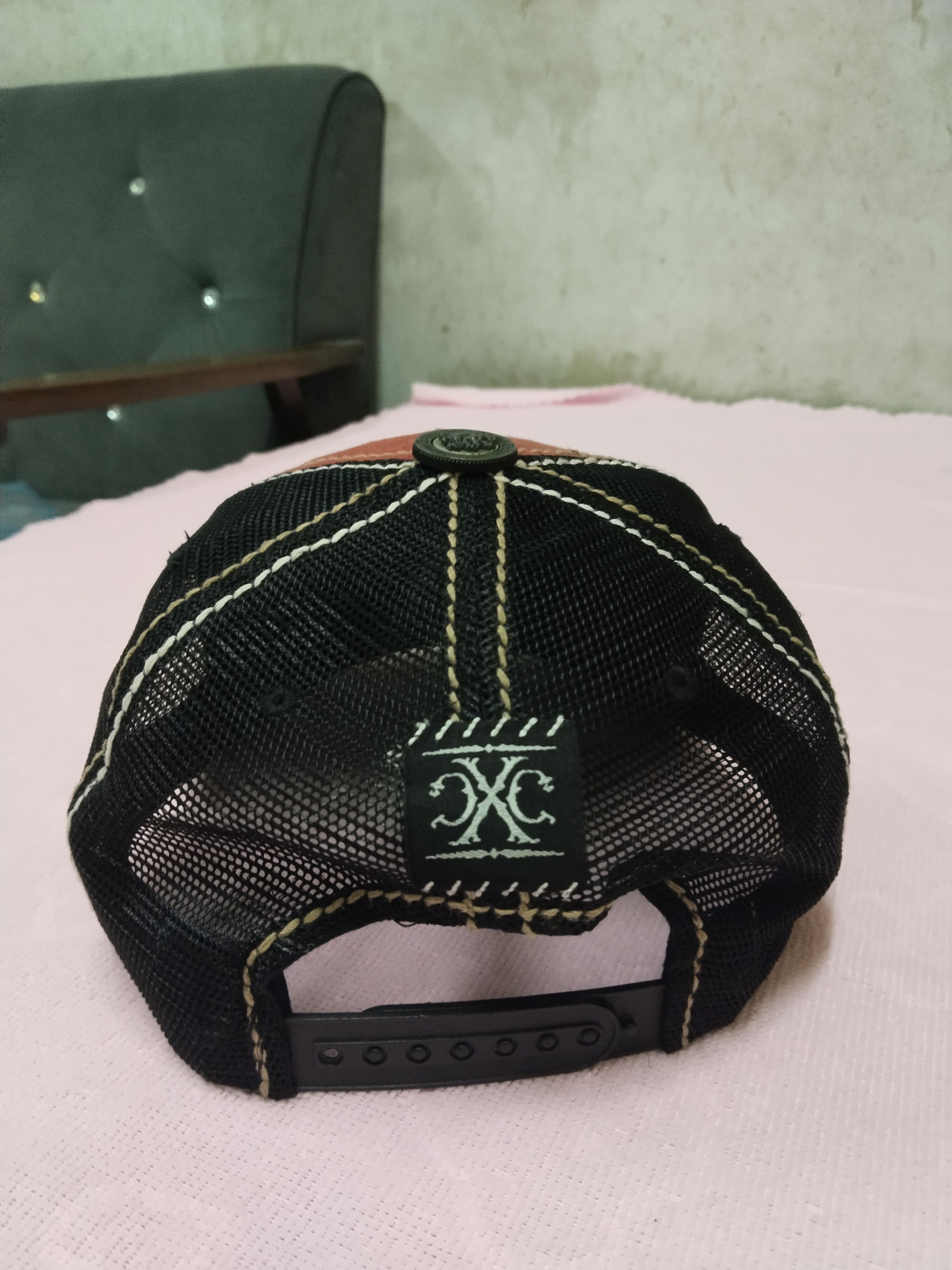 Japanese Brand XTREME COUTURE CXC AFFLICTION DISTRESSED TRUCKER HAT Size ONE SIZE - 5 Thumbnail