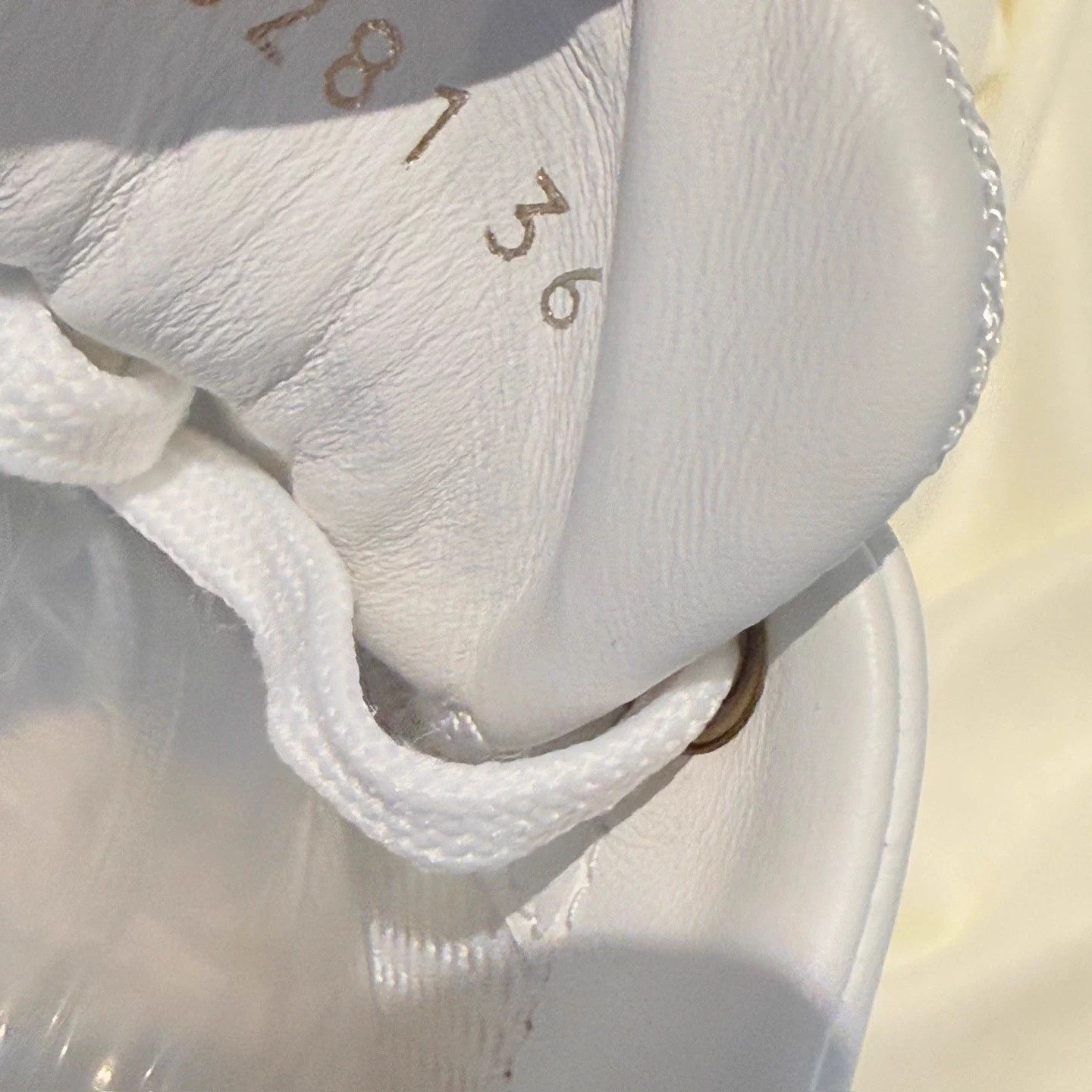 Louis Vuitton LV Run Away White Brown Monogram Sneaker 36 99 New 9k nh3066 Size US 5.5 / IT 35.5 - 7 Thumbnail