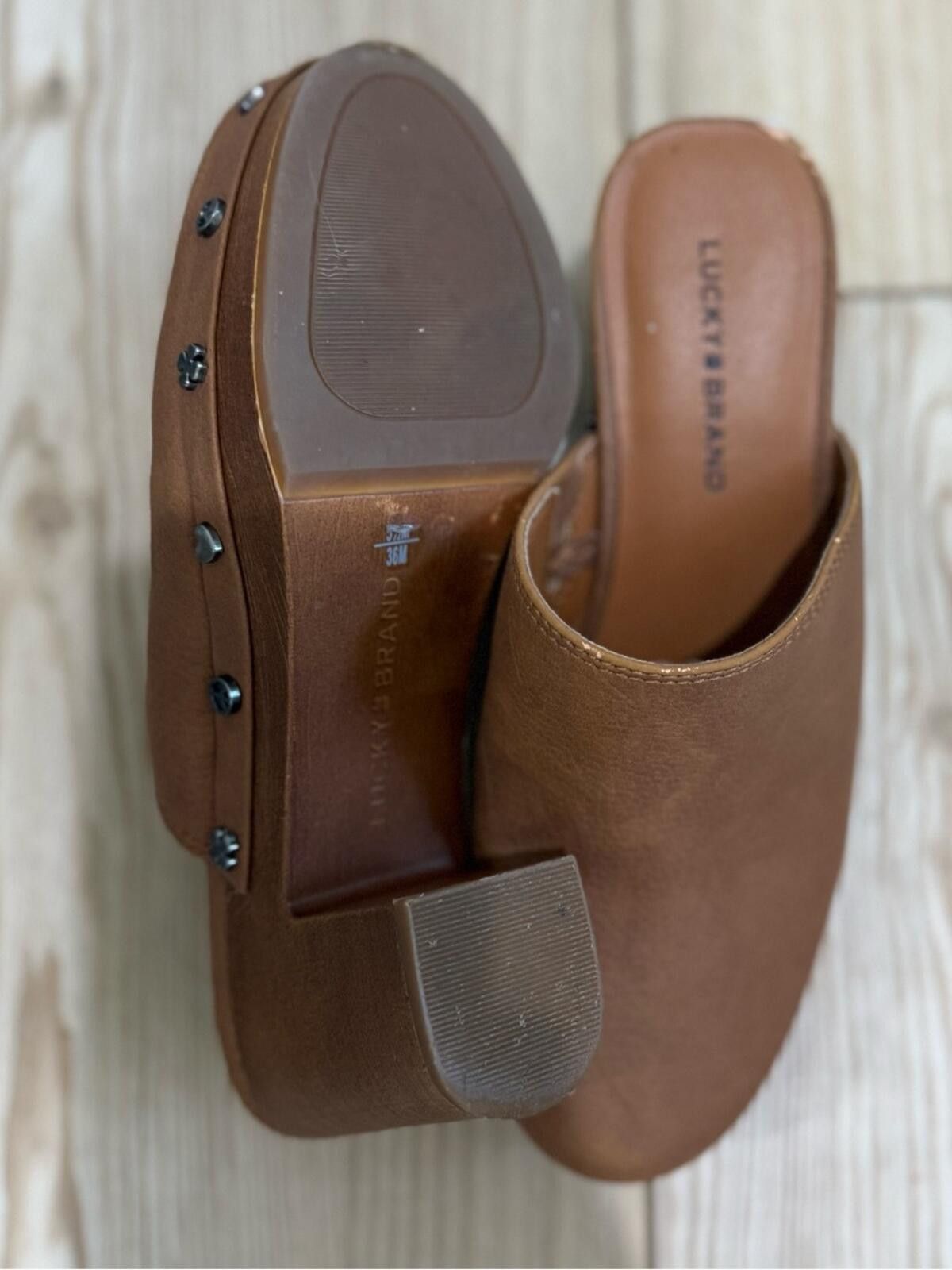 Lucky Brand Lucky Brand Tan Brown Leather Studded Clog Heels Size US 5.5 / IT 35.5 - 4 Thumbnail