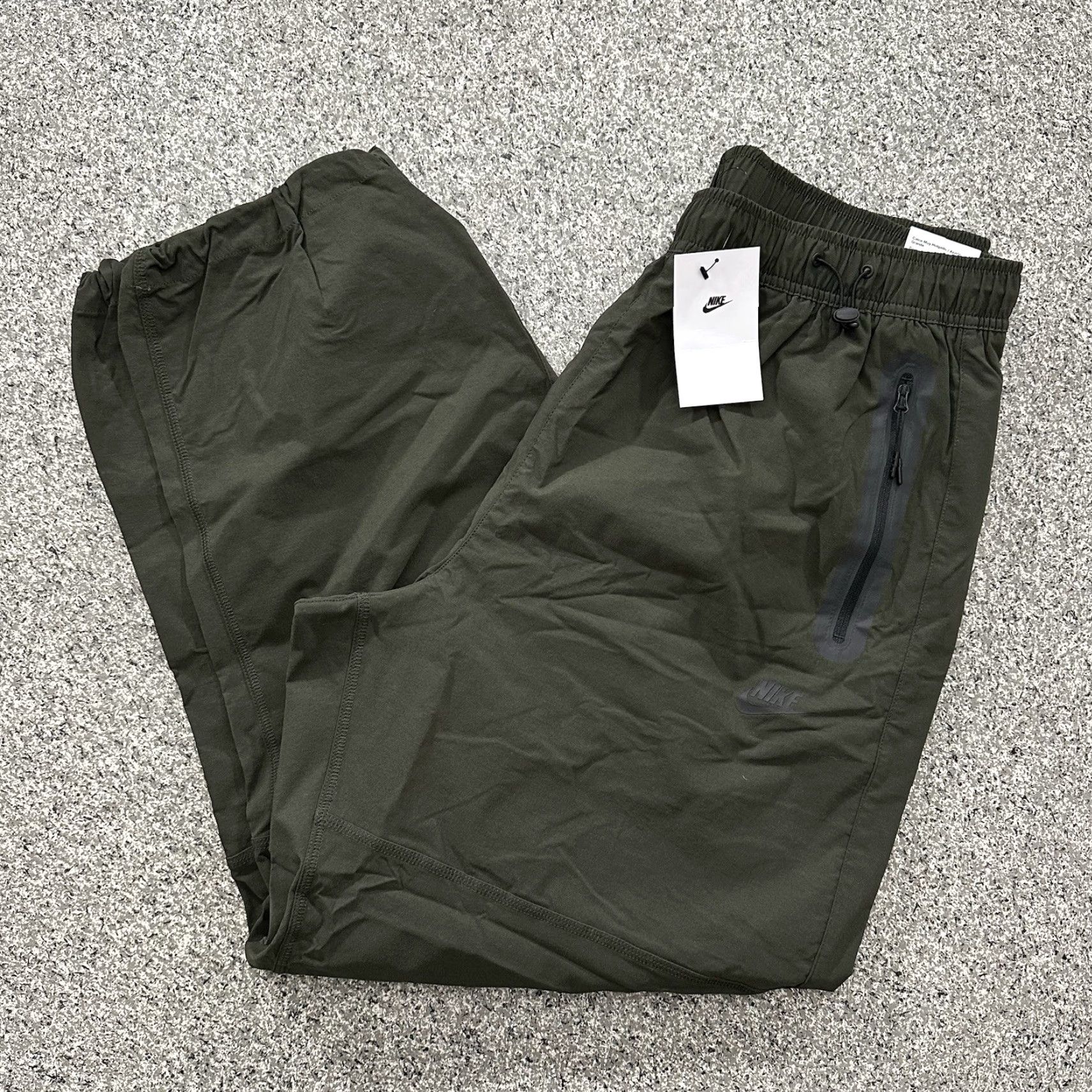 Nike VINTAGE Nike Tech Woven Oversized Pants Mens L Sequoia Green HM7158 356 Wide Leg Nylon Size US 33 - 2 Thumbnail