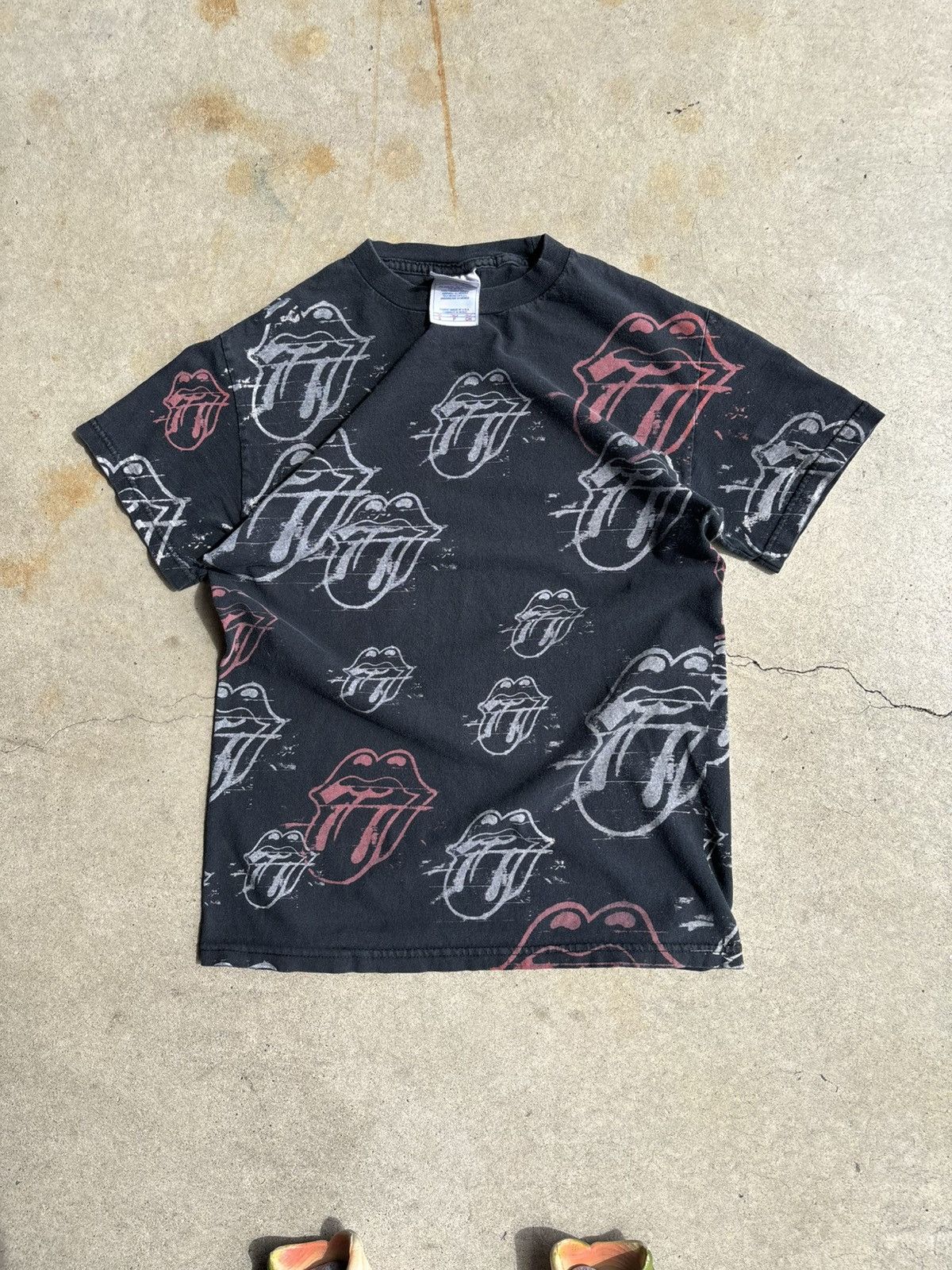 Band Tees × Vintage Crazy Early 2000s Rolling Stones Lips All Over Print Tee Size US S / EU 44-46 / 1 - 2 Thumbnail