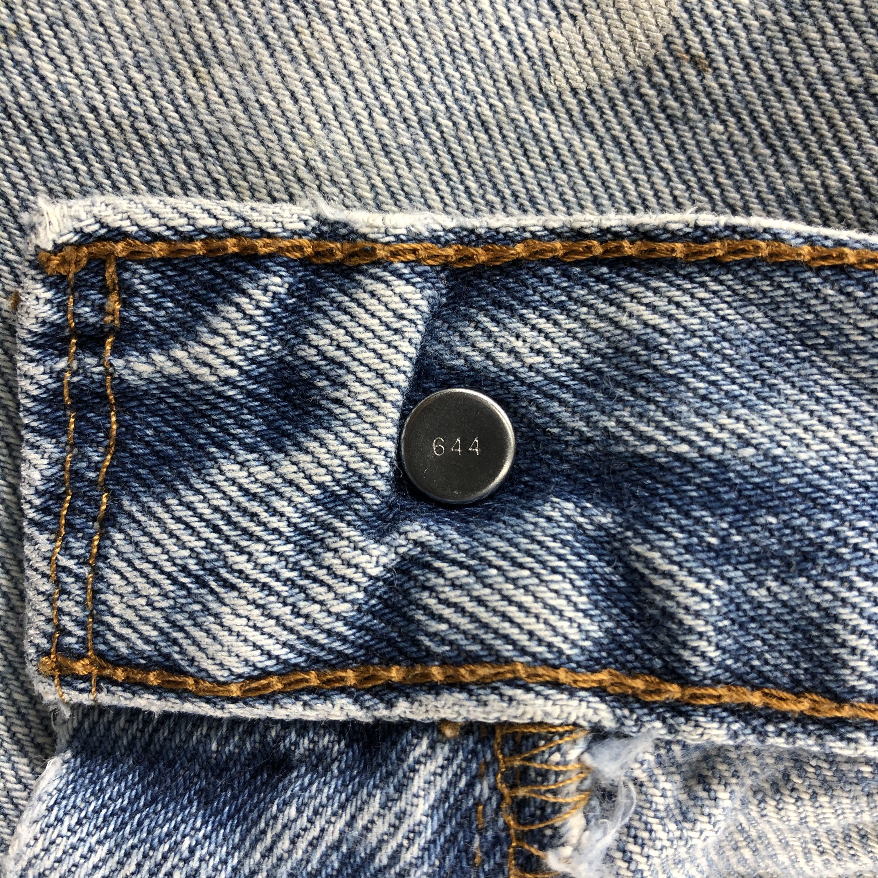 Levi's Vintage Blue Wash Levis 505 Jeans-J2443 Size US 35 - 13 Thumbnail
