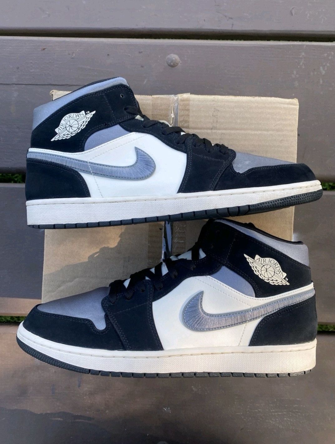 Jordan Brand Nike Air Jordan Retro 1 Mid Se Satin Smoke Grey Size 13 Men Size US 13 / EU 46 - 3 Thumbnail