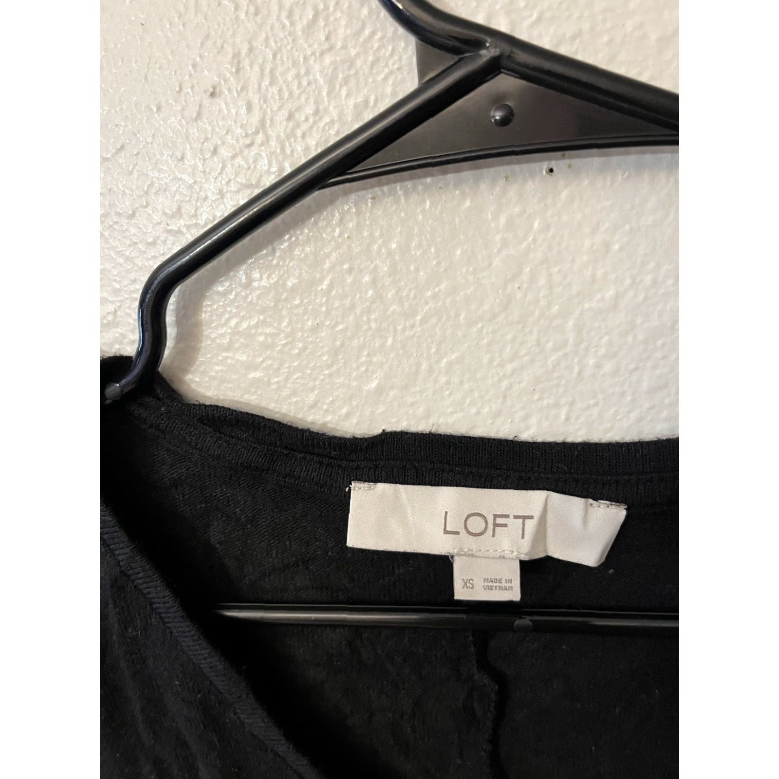 Loft LOFT Women’s Long Sleeve V-Neck Tee XS Black Casual Lightweight Sweater Relaxed Fit Size XS / US 0-2 / IT 36-38 - 2 Thumbnail