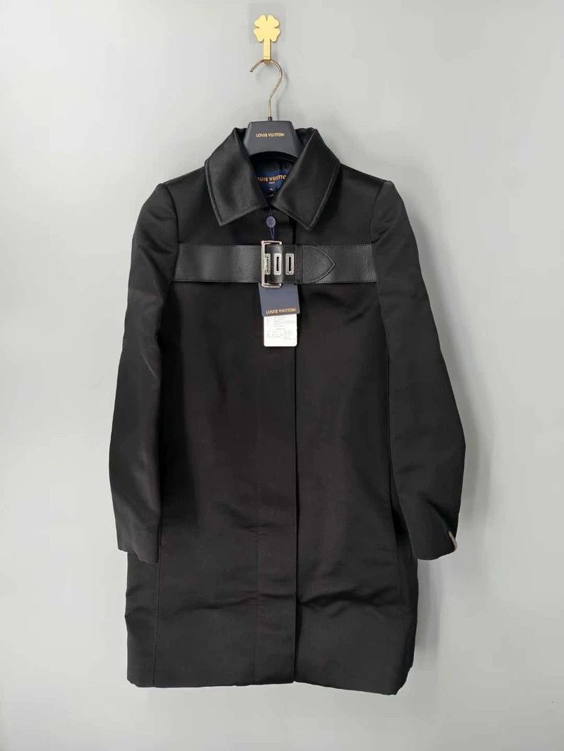 Louis Vuitton LOUIS VUITTON Black Belted Lapel Coat Size US XS / EU 42 / 0 - 1 Thumbnail