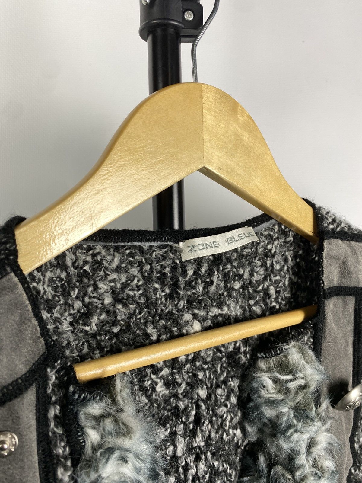 Designer × Japanese Brand Vintage Avant-garde Mini Sleeveless Mohair Fur Vest Jacket Size S / US 4 / IT 40 - 3 Thumbnail