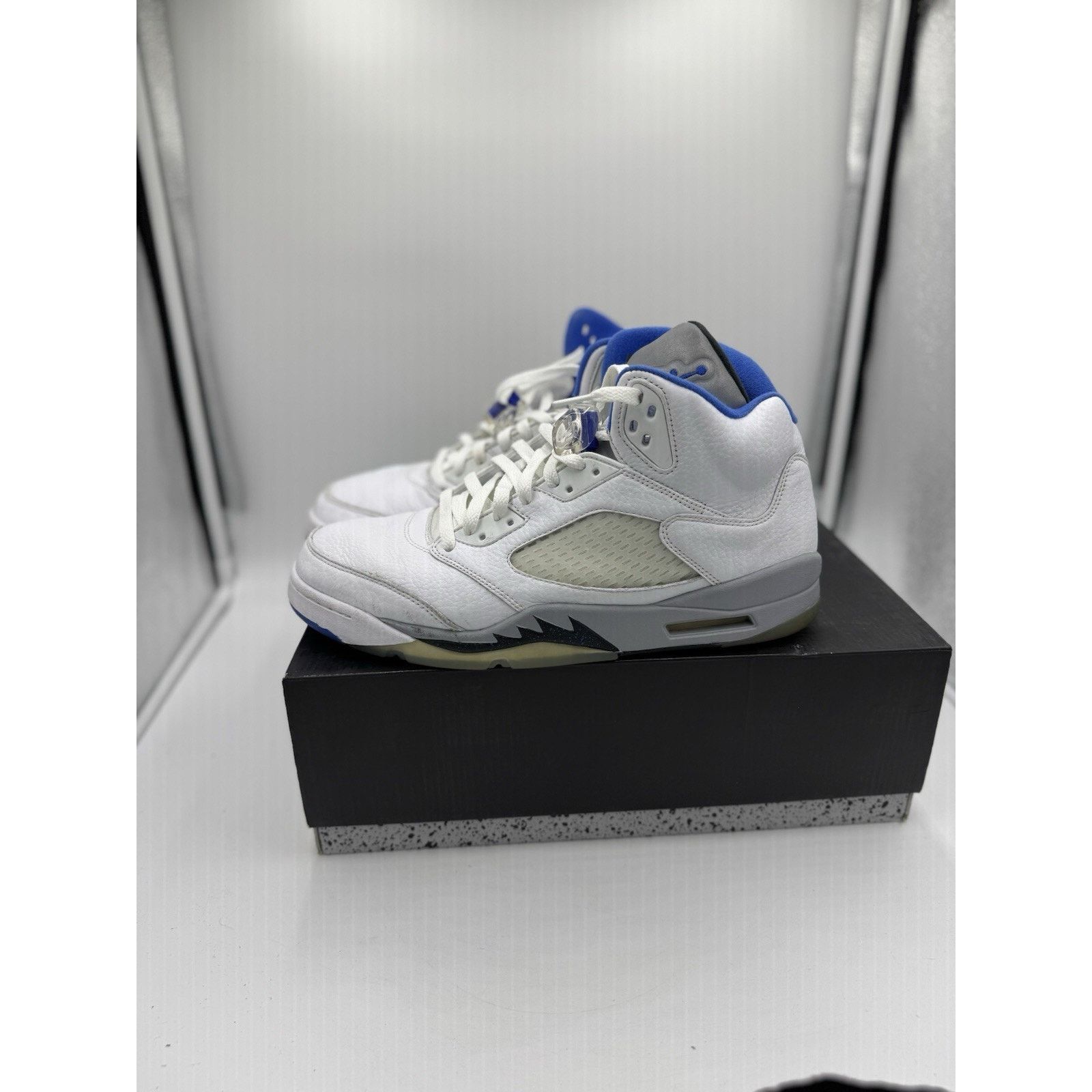 Jordan Brand Size 12 - Air Jordan 5 Retro Stealth 2.0 Size US 12 / EU 45 - 2 Thumbnail