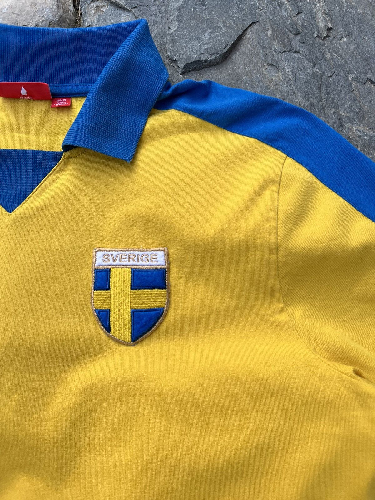 Puma × Vintage Vintage Puma Sweden Sverige y2k polo tee soccer jersey rare Size US M / EU 48-50 / 2 - 7 Thumbnail
