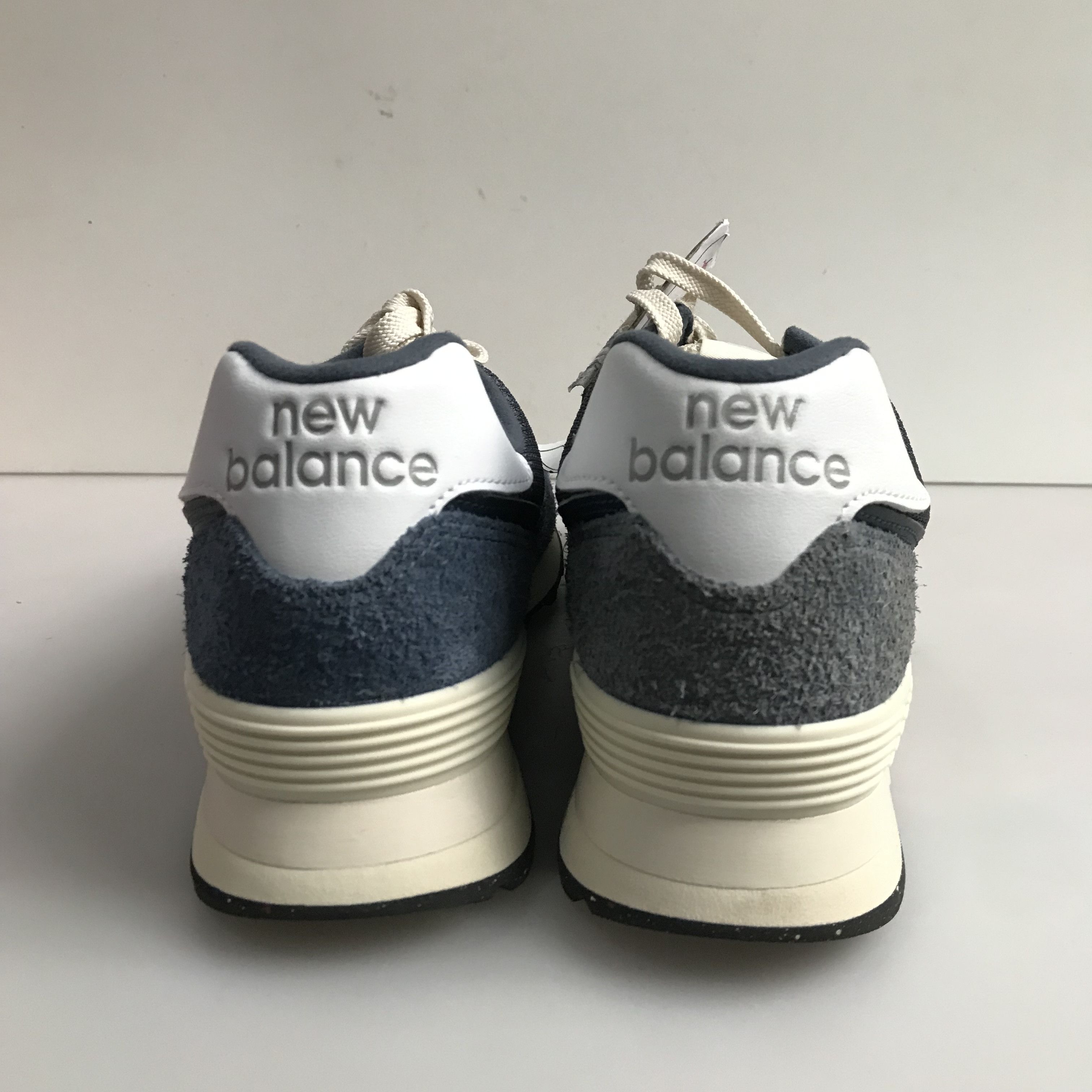 New Balance New Balance 574 Navy Blue cream New Balance Men's U574RBJ Size US 9 / EU 42 - 2 Thumbnail