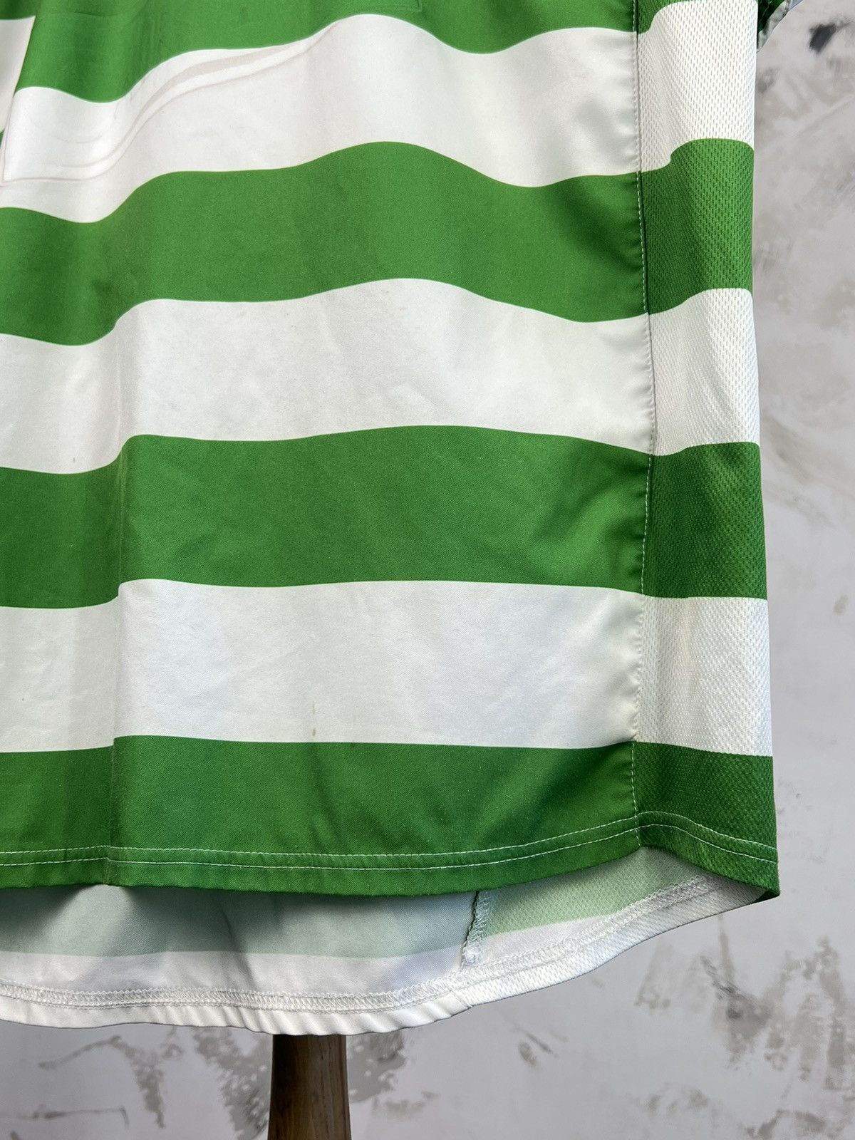 Nike 2005 - 2006 Nike Total 90 Celtic Home Jersey Size L - XL Size US XL / EU 56 / 4 - 5 Thumbnail