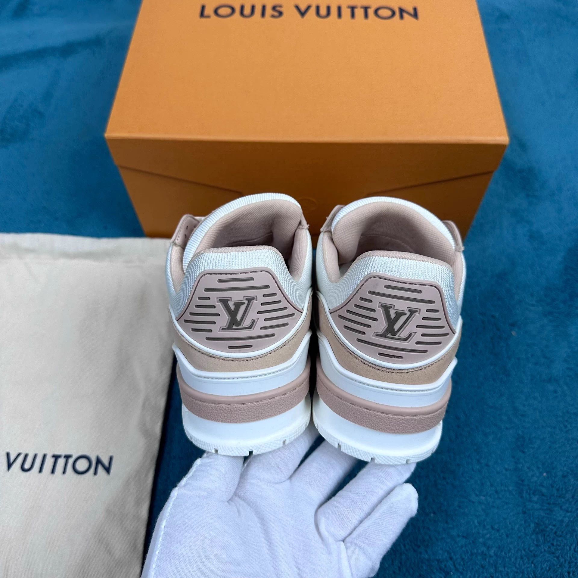 Louis Vuitton LV Trainer Low Top Sneaker Pink-White 38 Size US 7 / IT 37 - 4 Thumbnail