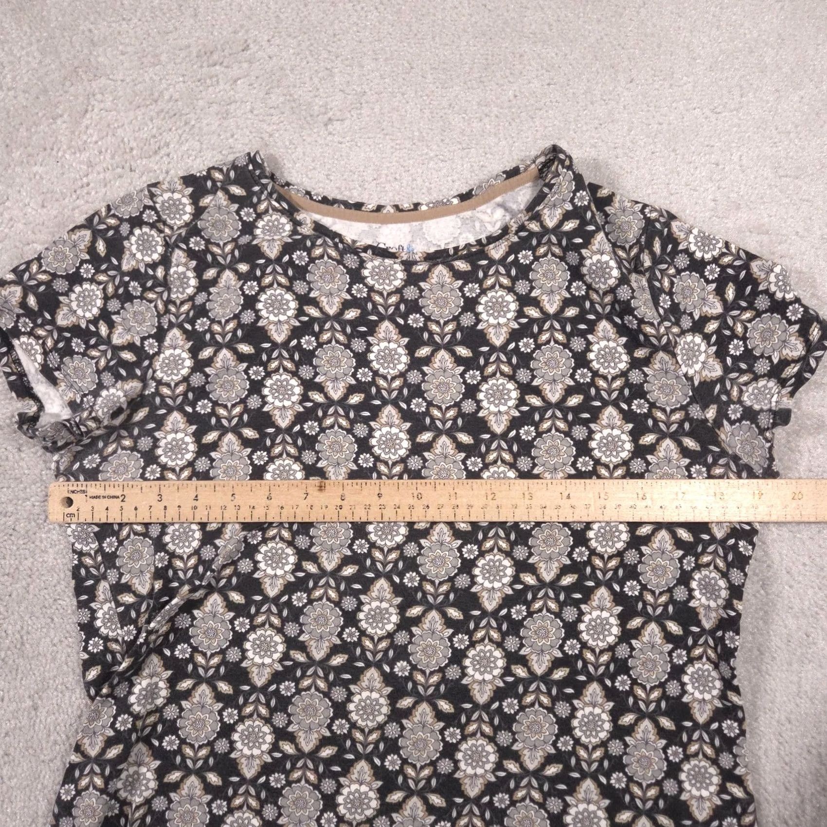 Croft & Barrow Croft & Barrow Shirt Womens Medium Black Floral Crew Neck Short Sleeve Tee Top Size M / US 6-8 / IT 42-44 - 7 Thumbnail