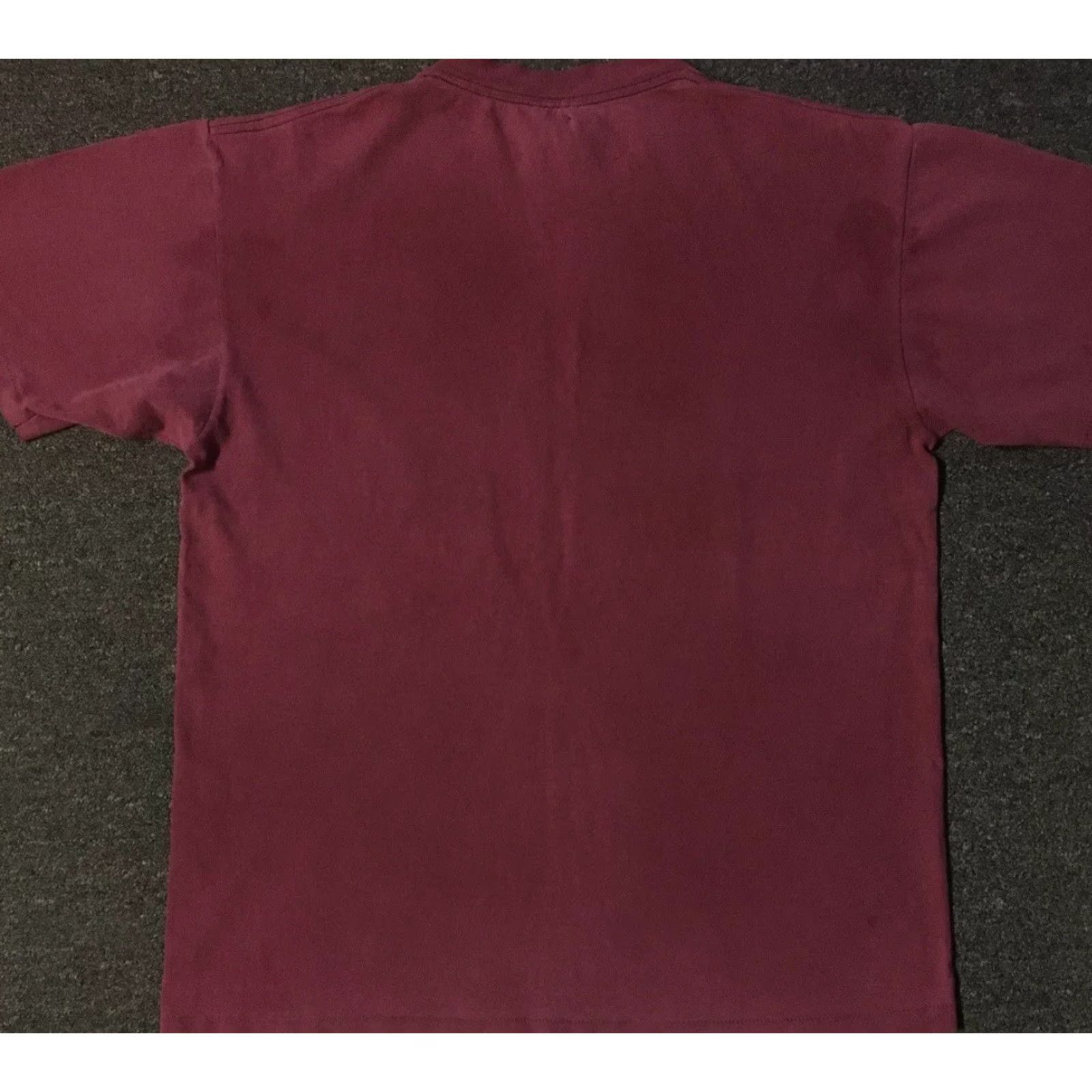 Vintage VINTAGE Saturn A Different Kind Of Car Faded Promo Shirt L Red 90s Grunge Auto Racing Cars Mens T-Shirt Size US L / EU 52-54 / 3 - 2 Thumbnail