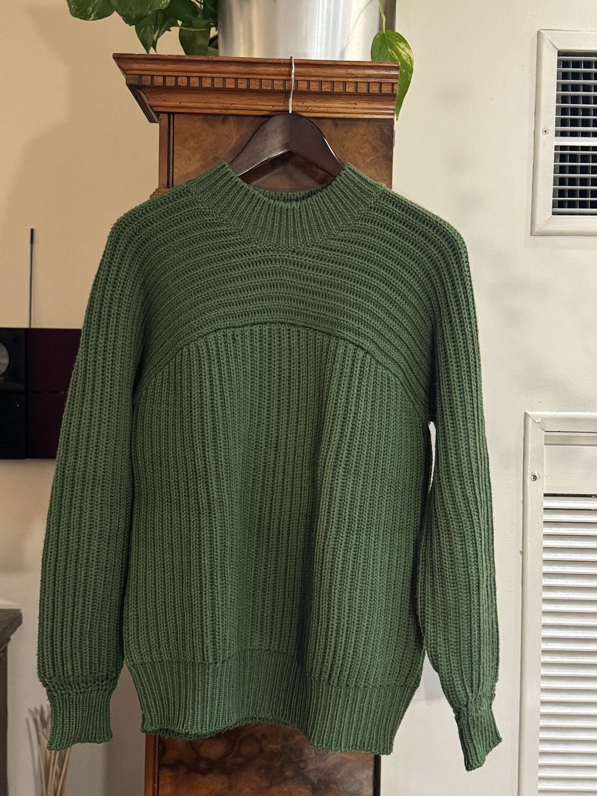 Jacquemus Jacquemus 100% Wool Green Knit Sweater with Arm Detailing Size US S / EU 44-46 / 1 - 1 Thumbnail