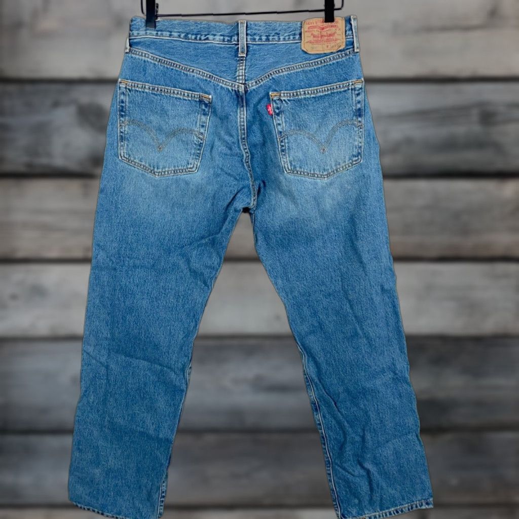 Levi's VINTAGE Levi's 501 Jeans Mens 32 x 29 Blue Denim Button Fly 90s Classic Straight Label XX 34/30 VTG Size US 32 / EU 48 - 1 Thumbnail