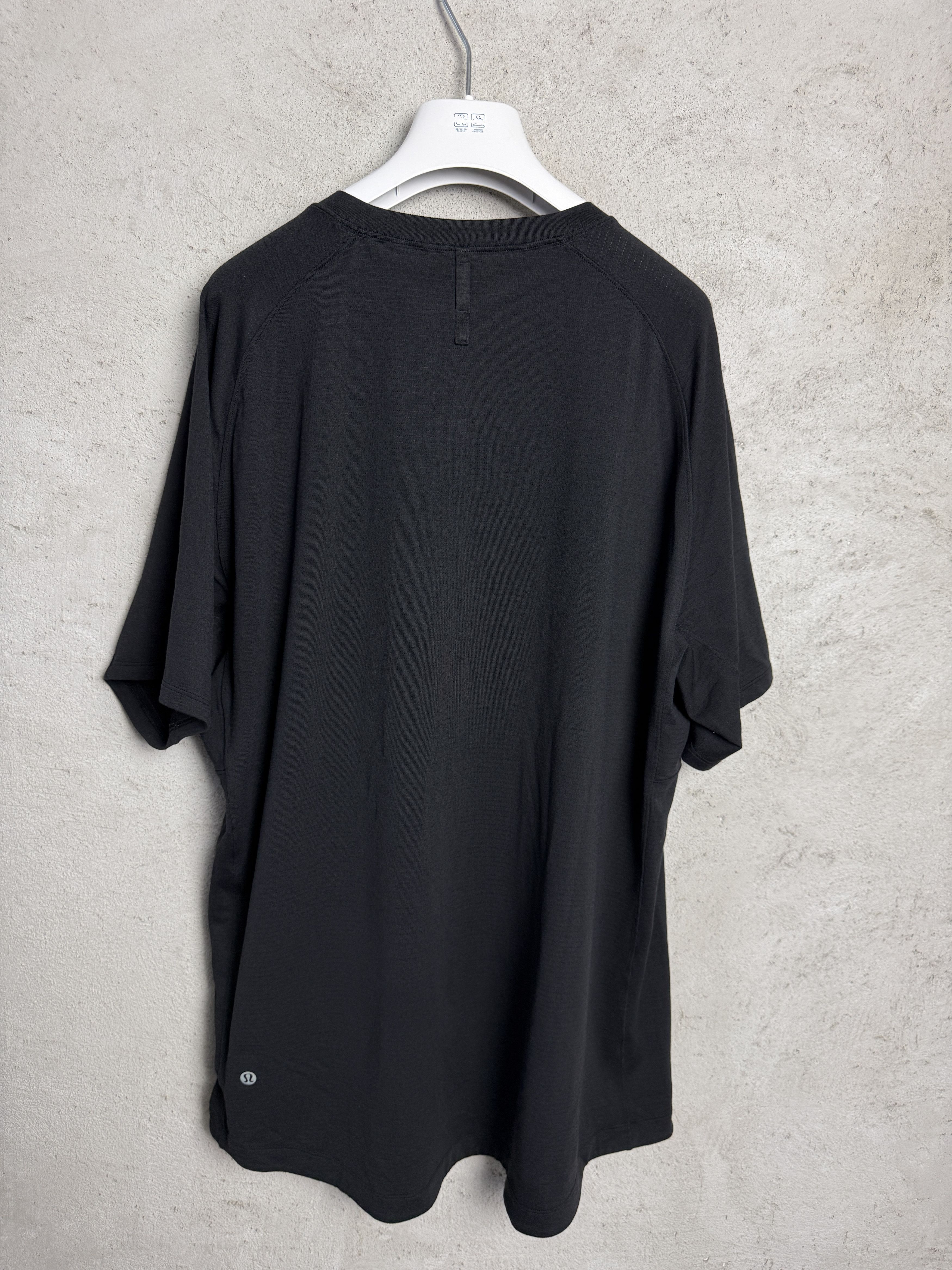 Lululemon Lululemon t-shirt tee gym yoga sport running Size US XL / EU 56 / 4 - 4 Thumbnail