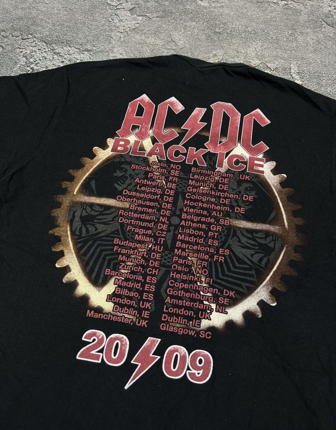 AC/DC × Band Tees × Vintage AC/DC Black Ice 2009 Tour Tee Starworld Size US M / EU 48-50 / 2 - 3 Thumbnail