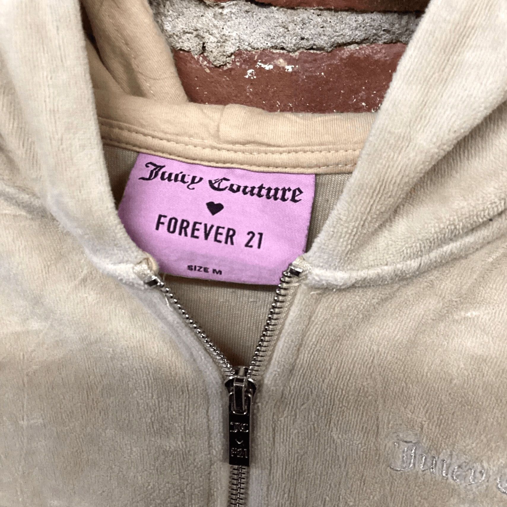 Forever 21 FORVER 21 Juicy Couture Beige Velour Zip Rhinestone Hoodie Sweatshirt Sz M Size M / US 6-8 / IT 42-44 - 3 Thumbnail