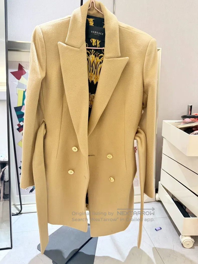 Versace Versace Waist cinched women's wool coat Size S / US 4 / IT 40 - 2 Thumbnail