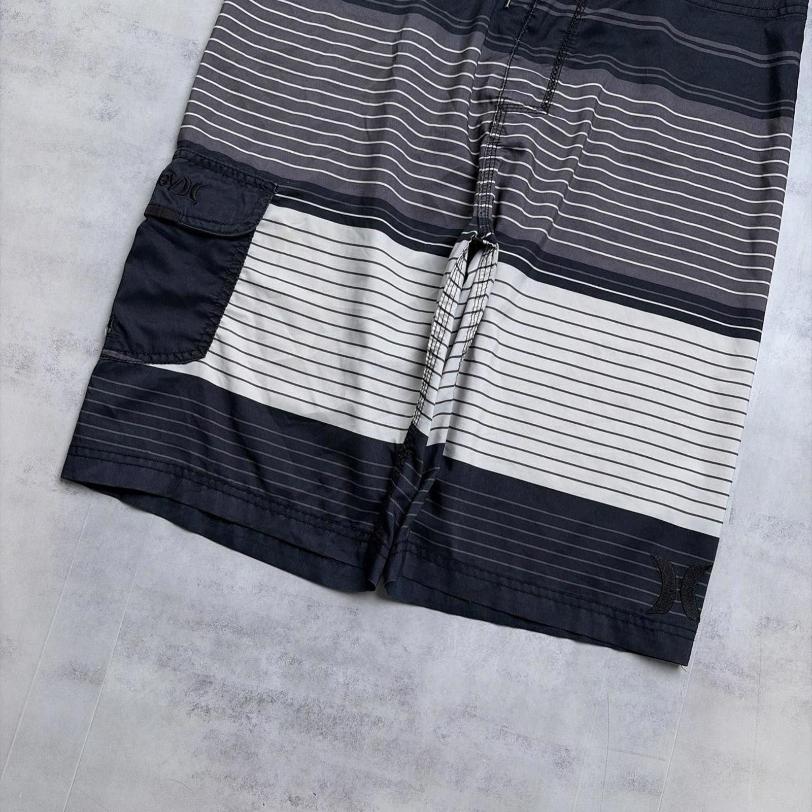 Hurley Y2K Black Hurley Grunge Surf Striped Baggy Board Shorts Size US 32 / EU 48 - 3 Thumbnail
