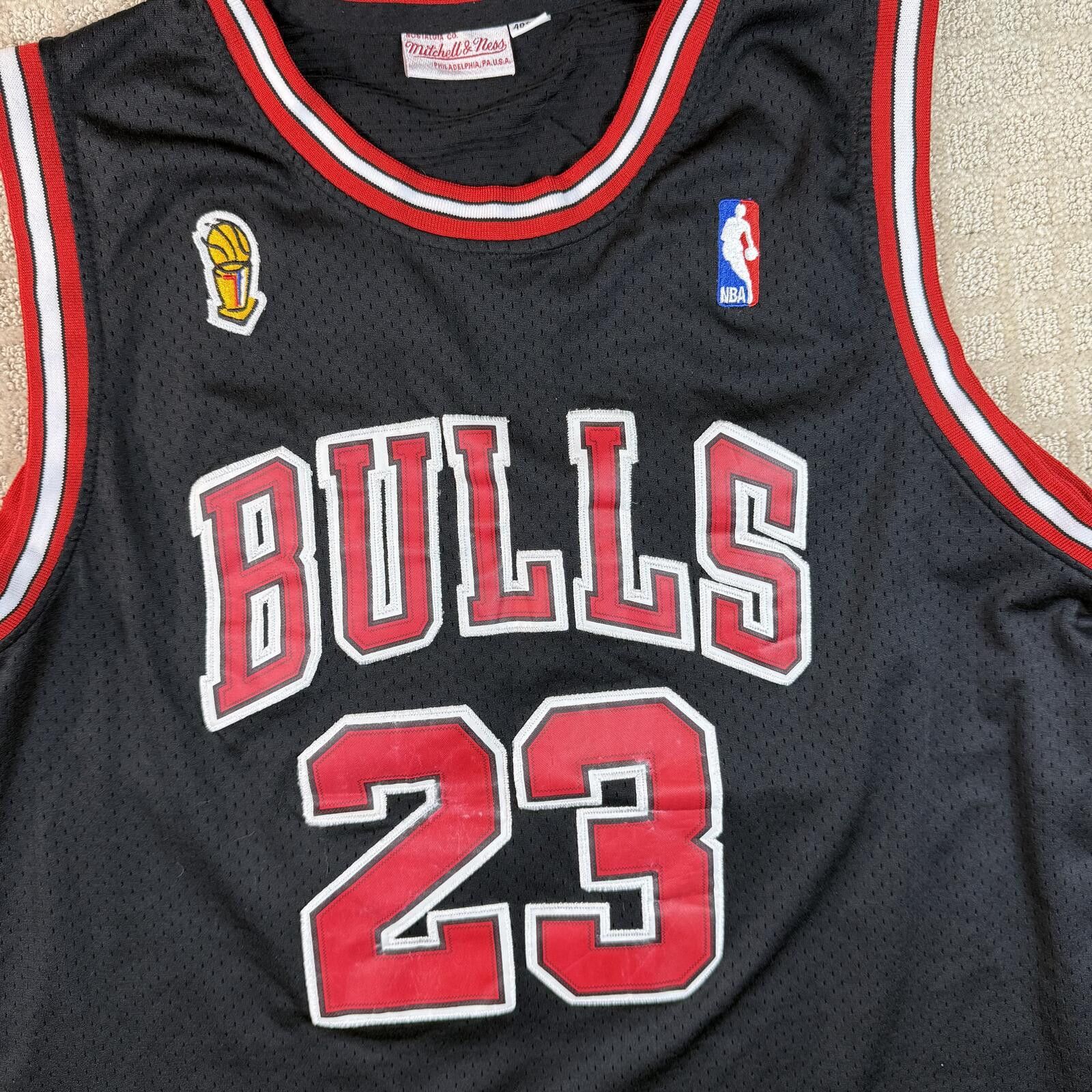 Mitchell & Ness Mitchell Ness Jordan Bulls Away Jersey XL 1995/96 Finals Size US XL / EU 56 / 4 - 2 Thumbnail