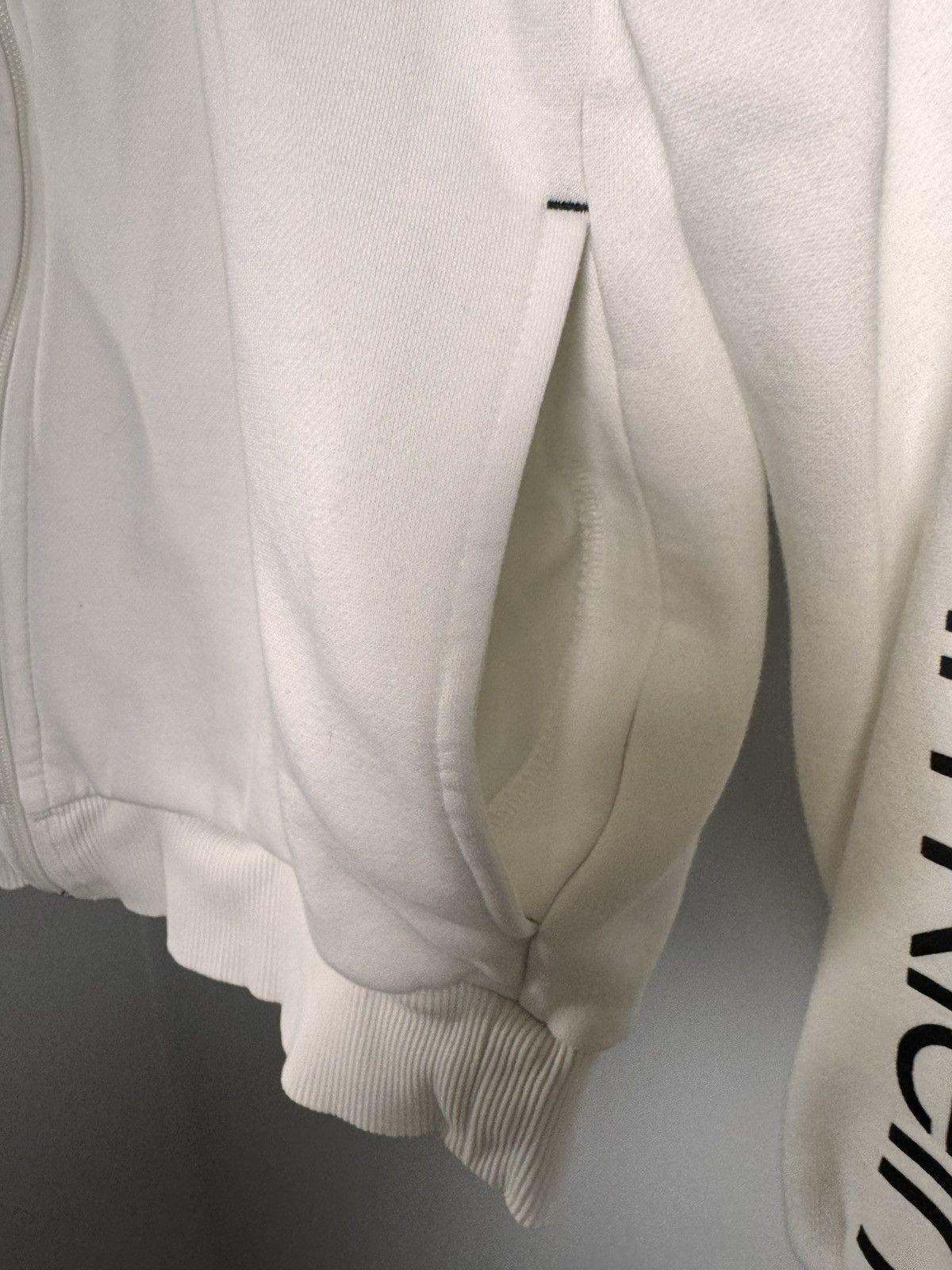Calvin Klein Calvin Klein White Gray Zip Up Jacket Small Good Condition Size US S / EU 44-46 / 1 - 6 Thumbnail