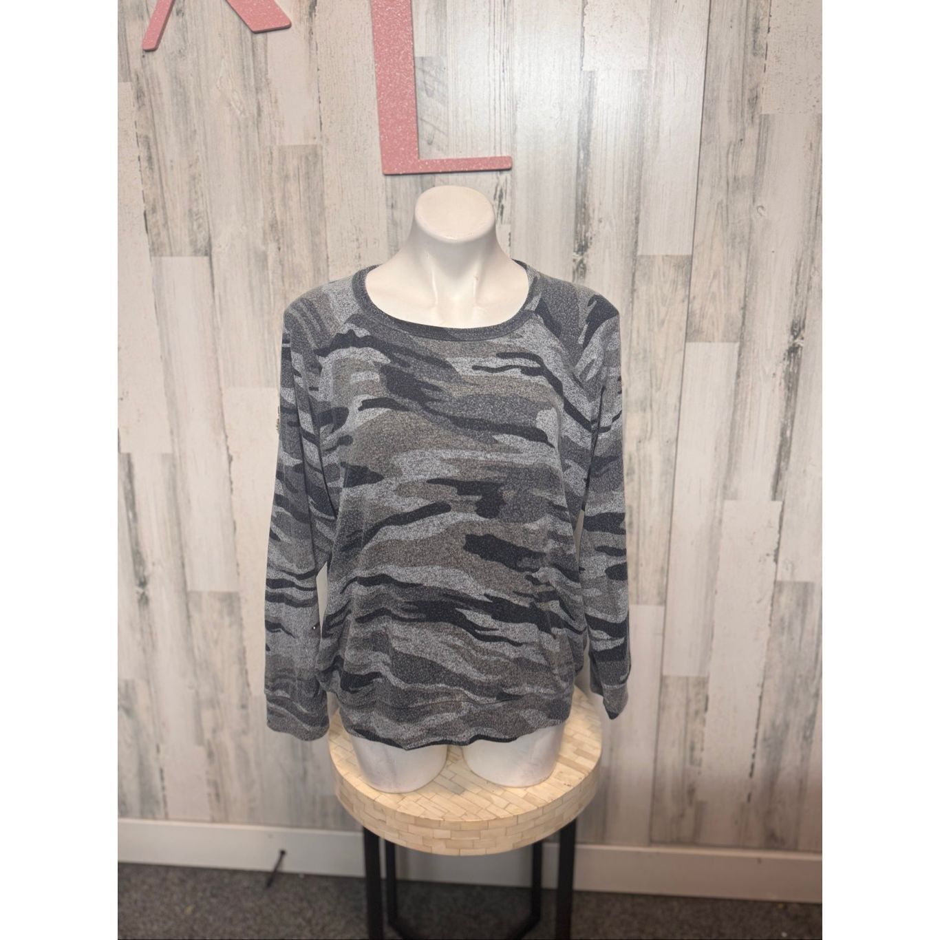 Buffalo David Bitton Buffalo David Bitton Gray Camo Lightweight Knit Sweater Wome Size L / US 10 / IT 46 - 1 Thumbnail